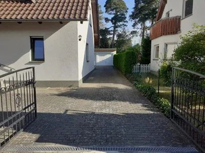 Pflastersteinreinigung (Vorher)