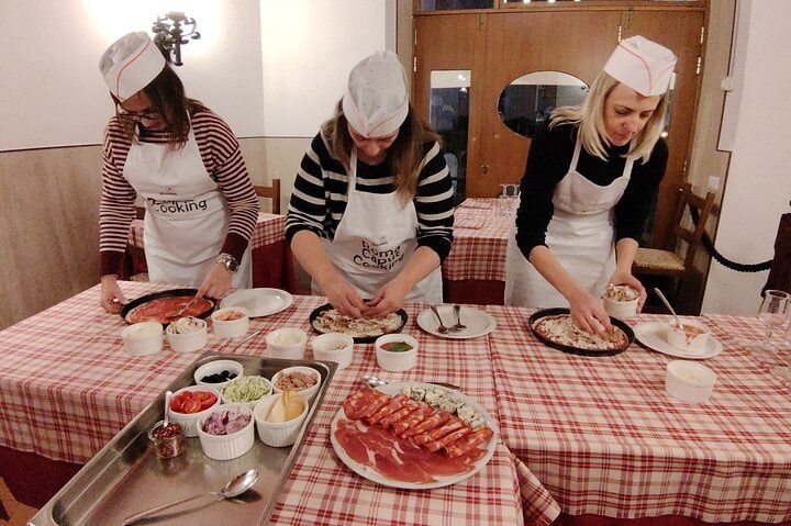 Wood-Fired Pizza Class & Gelato Walk in Trastevere, Rome — photo 3