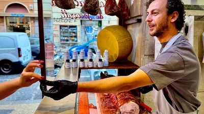 Private Trastevere Tasting Walk with Wine & Pasta