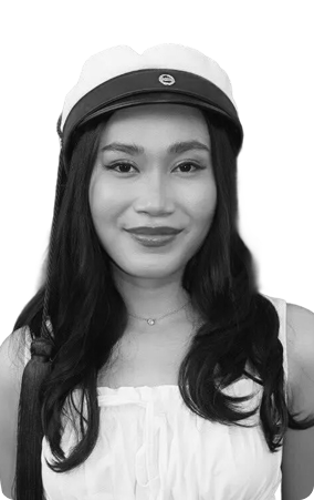 Mona, Digital Designer