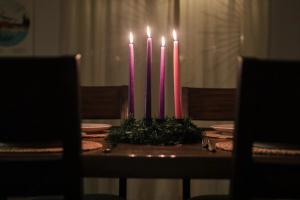 What's the Difference Between Advent and Christmas?