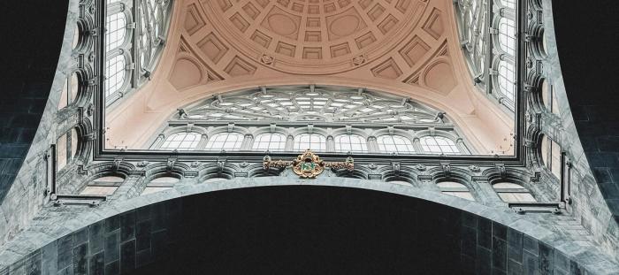 an overhead view of the ceiling of a building