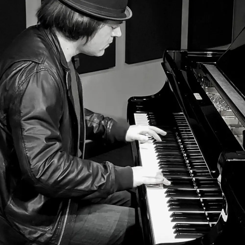Dani Rosenoer aka The Piano Says