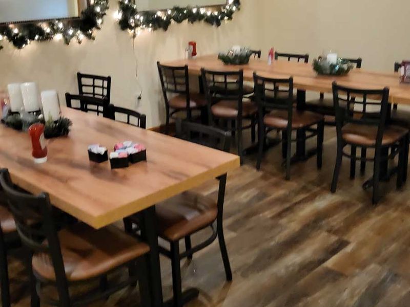 Dee Jay's BBQ Ribs & Grille