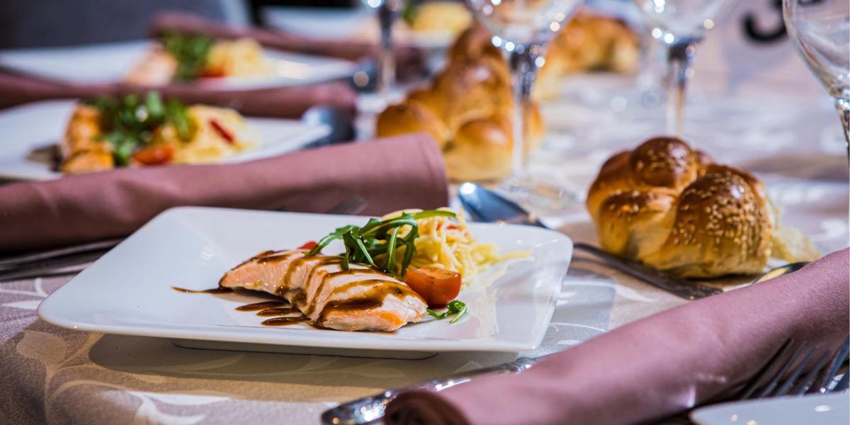 Andre’s Banquets & Catering