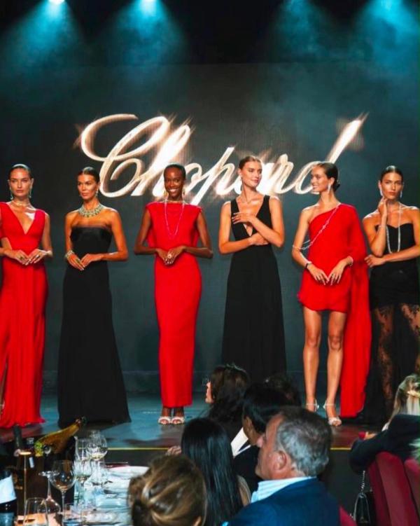 Gallery image for Capitale