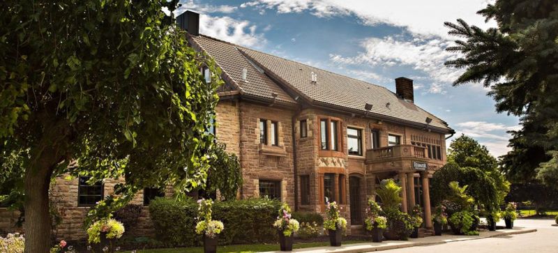 Edgewater Manor