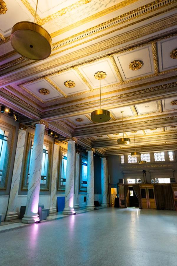 Gallery image for Capitale