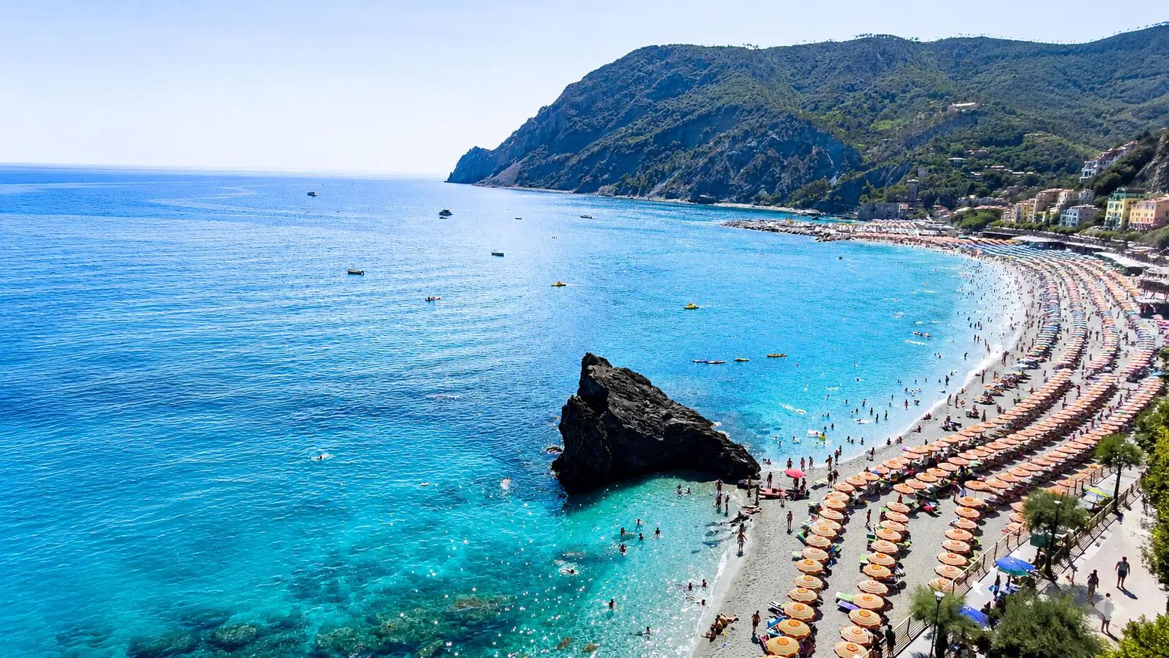 La spiaggia di Monterosso - zona paese antico