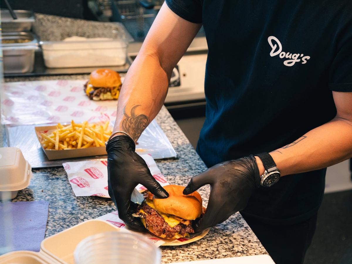 Doug's Hamburgers har åpnet i Oslobukta