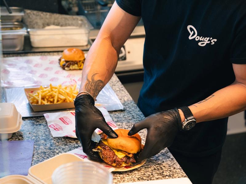 Doug's Hamburgers har åpnet i Oslobukta