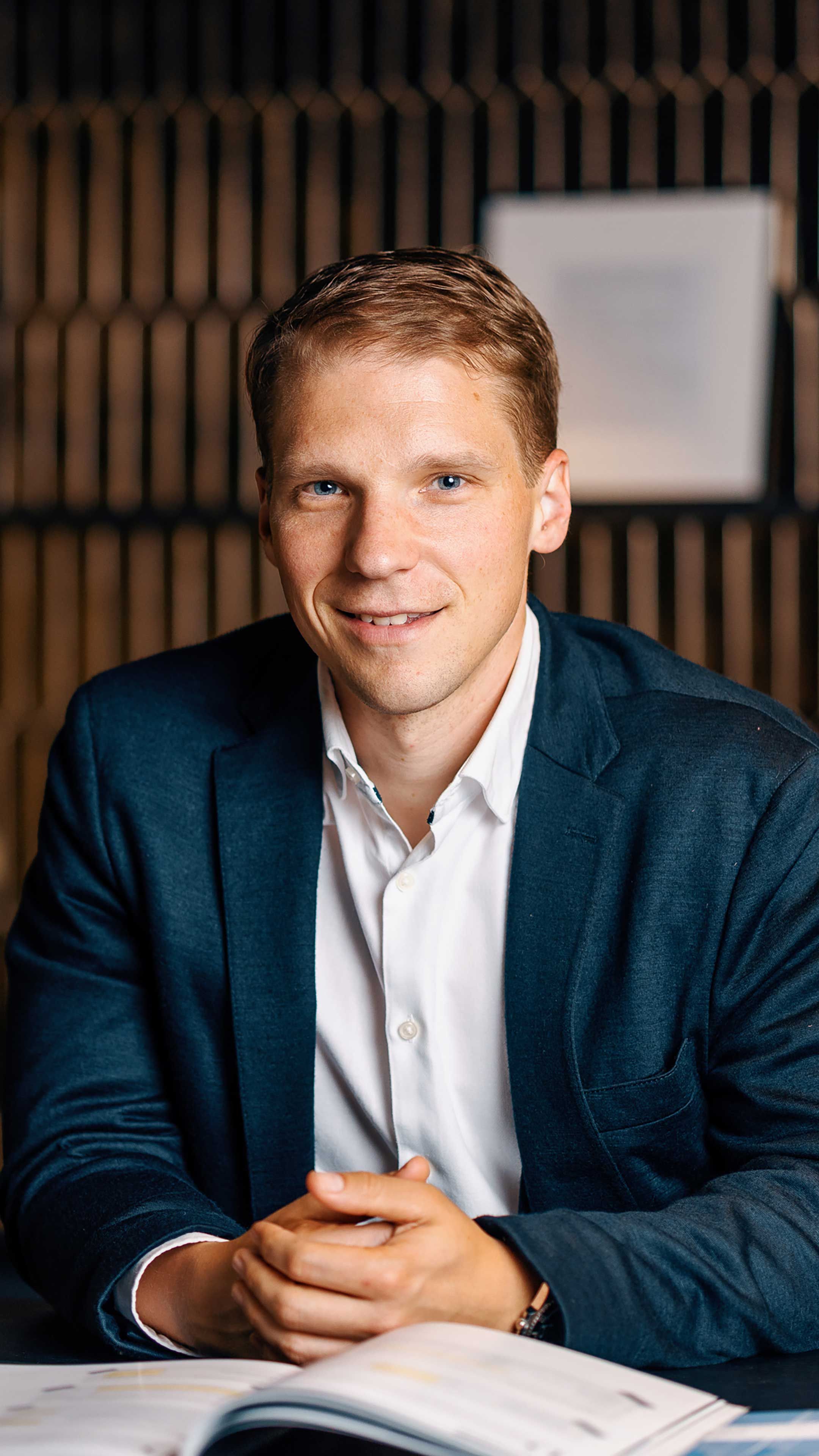 Dennis Rekittke, Chief Operating Officer