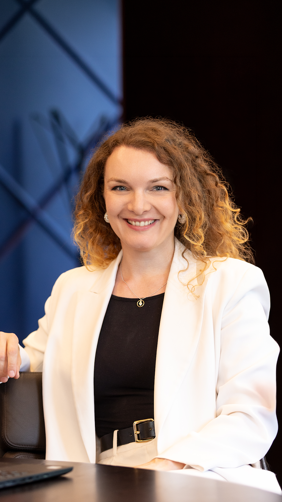 Viktoria Palunite, Sales