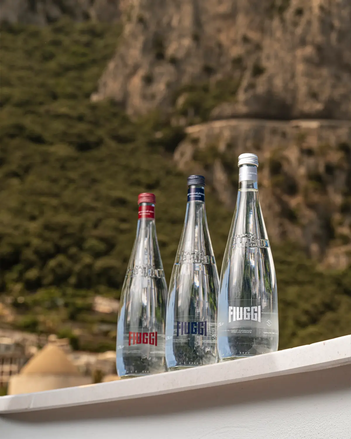 Bottiglie Acqua Fiuggi sulle tavole degli eventi Forbes e Robb Report