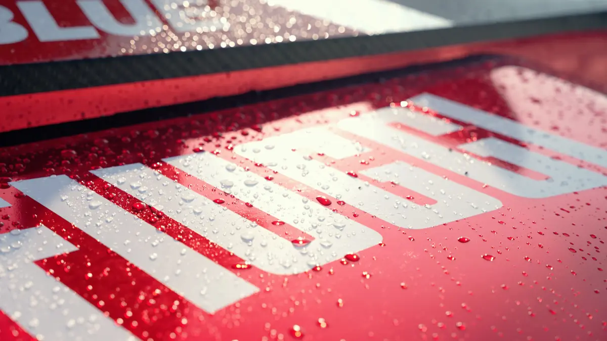 Il motoscafo RaceBird di Westbrook Racing con il logo Acqua Fiuggi