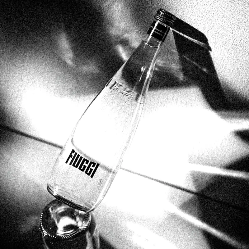 La bottiglia Acqua Fiuggi in tavola, tra dettagli raffinati