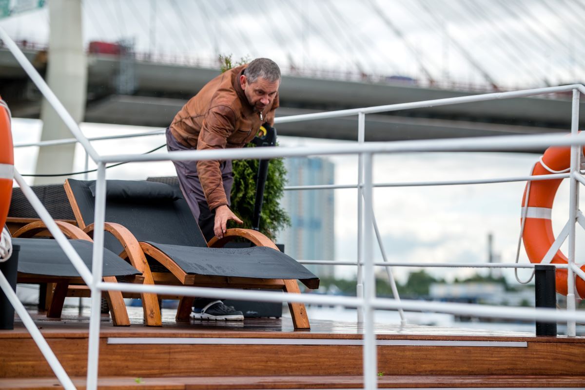 Specialized Yacht Cleaning at The Wharf and Navy Yard for a Spotless Season