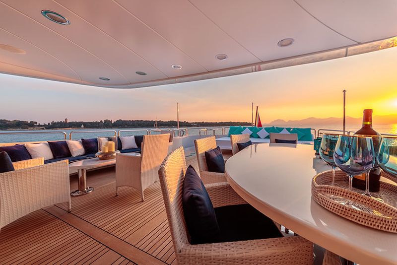 Yacht Cleaning