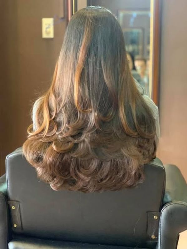 Kiểu tóc uốn layer bồng bềnh nữ tại Salon Louis Hair Rạch Giá Kiên Giang