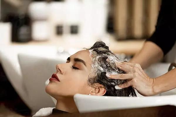 Ảnh bìa bài viết: Nên Gội Đầu Bao Nhiêu Lần Mỗi Tuần Là Hợp Lý?