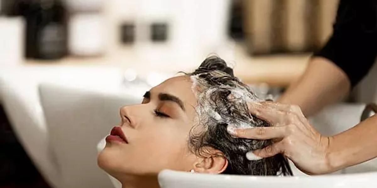 Ảnh bìa bài viết: Nên Gội Đầu Bao Nhiêu Lần Mỗi Tuần Là Hợp Lý?