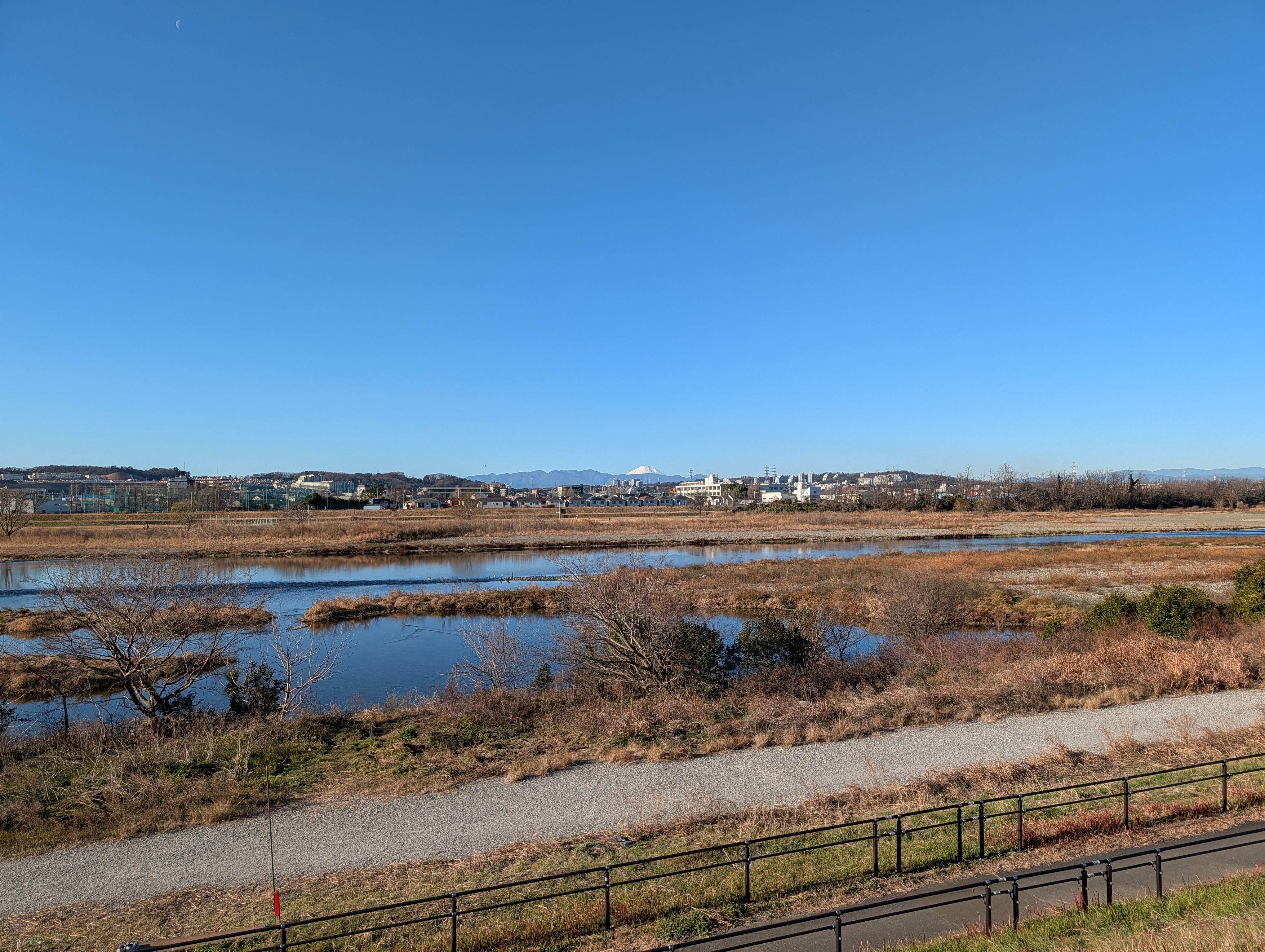 back camera 6.9mm - ISO 21 24 mm ƒ1.68 1/1,754s - 4080 × 3072