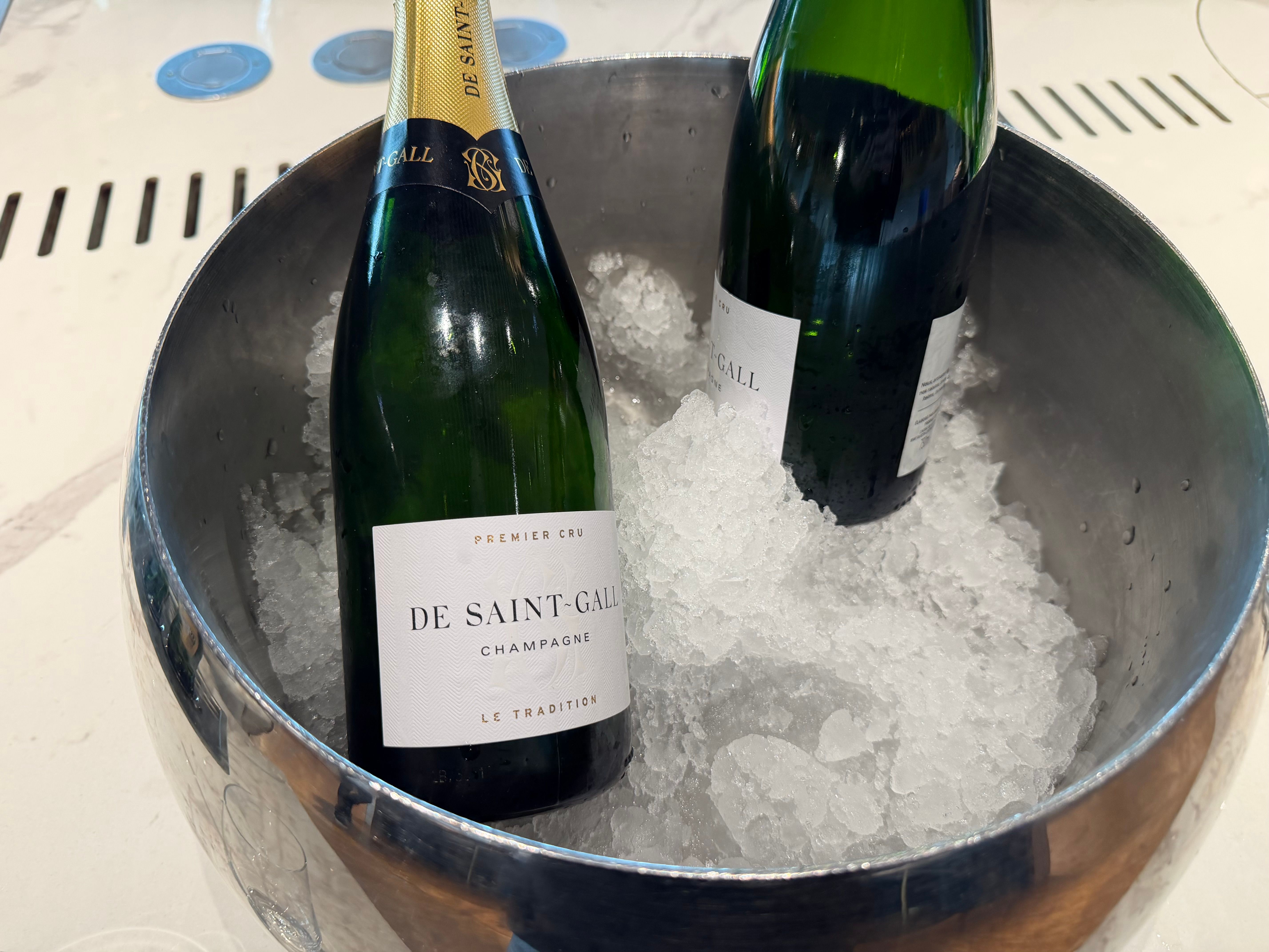 まずはシャンパンから