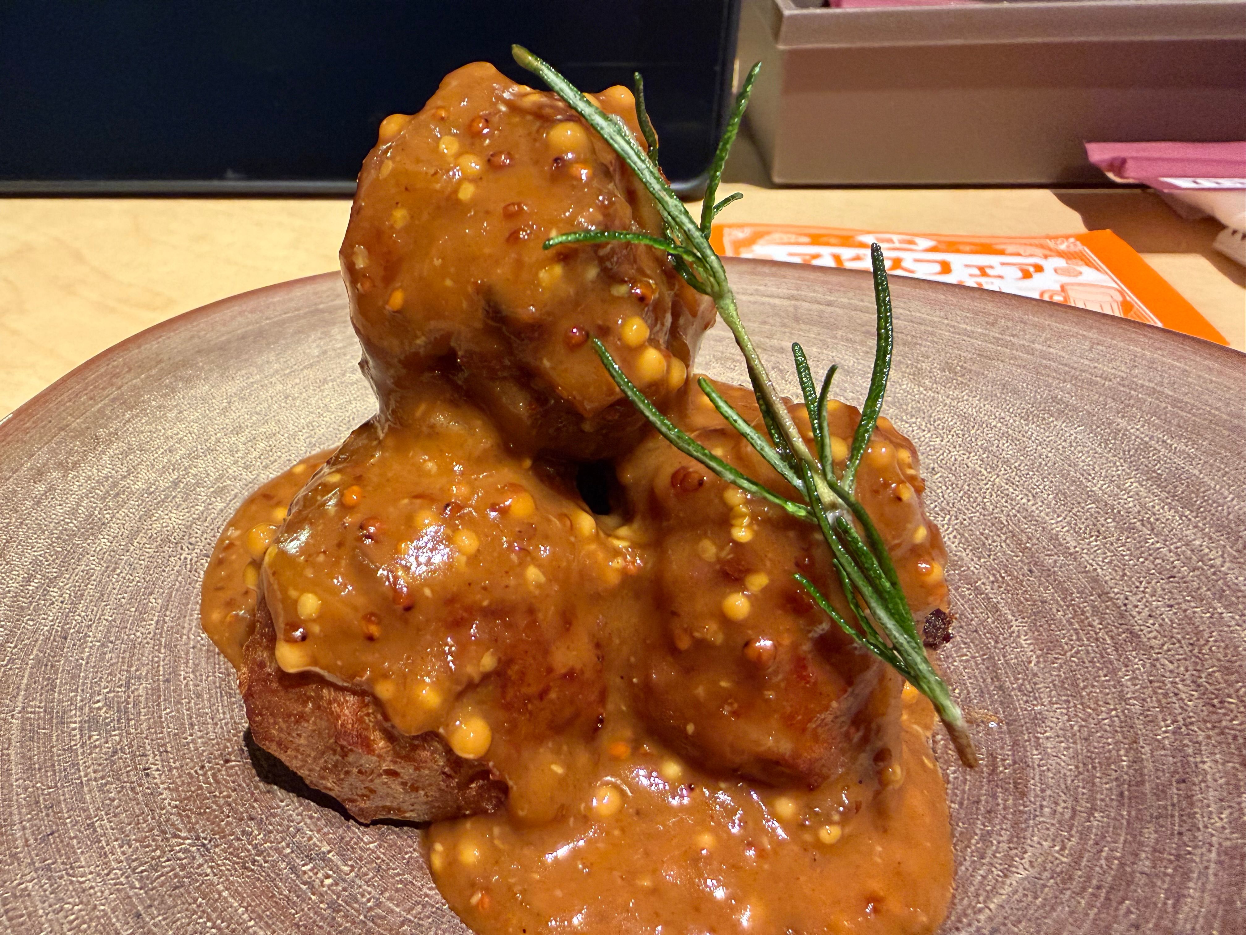 超広角カメラ — 13 mm - ISO 640 24 mm ƒ2.2 11/50 s - 4032 × 3024