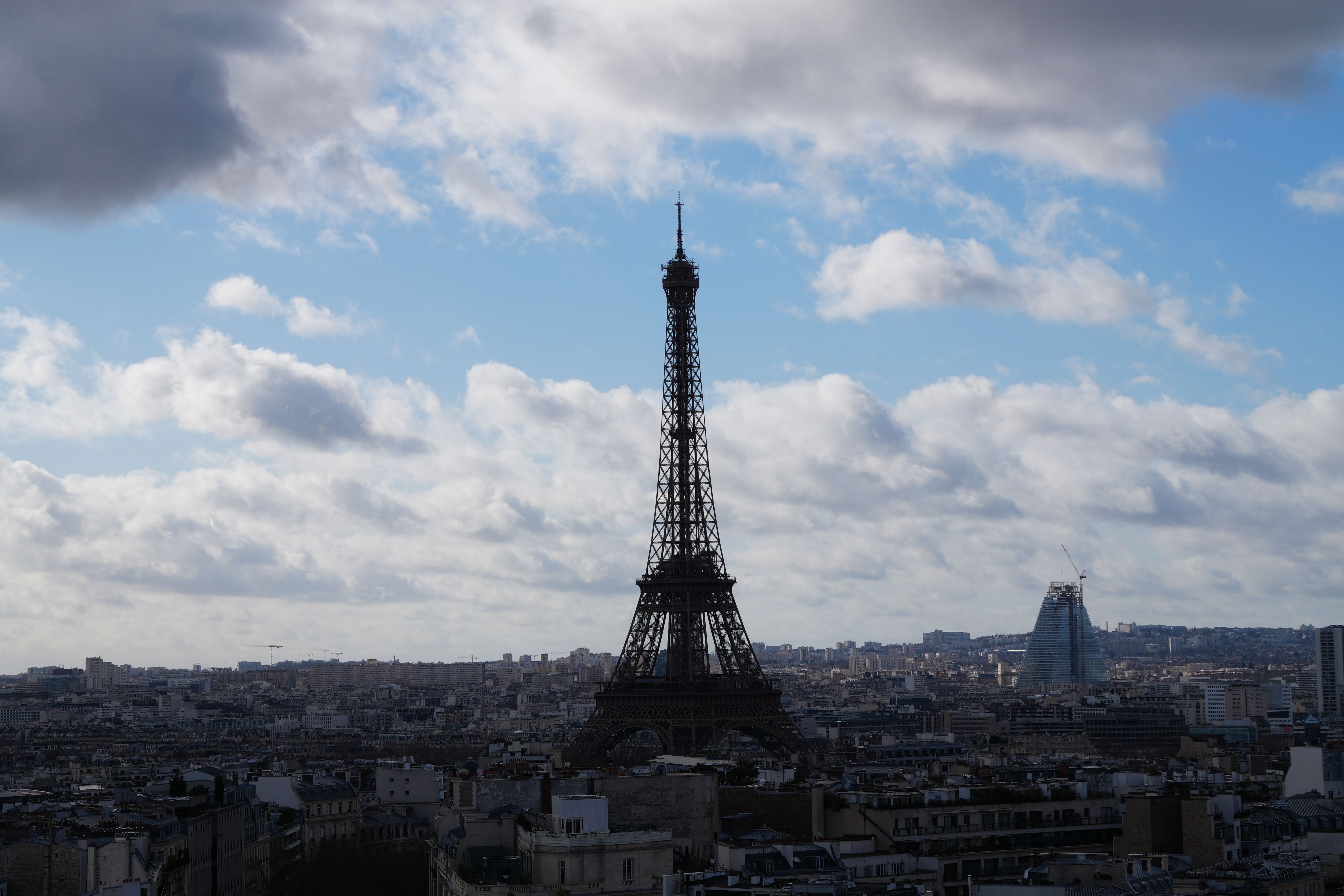 パリの通天閣と言えるエッフェル塔