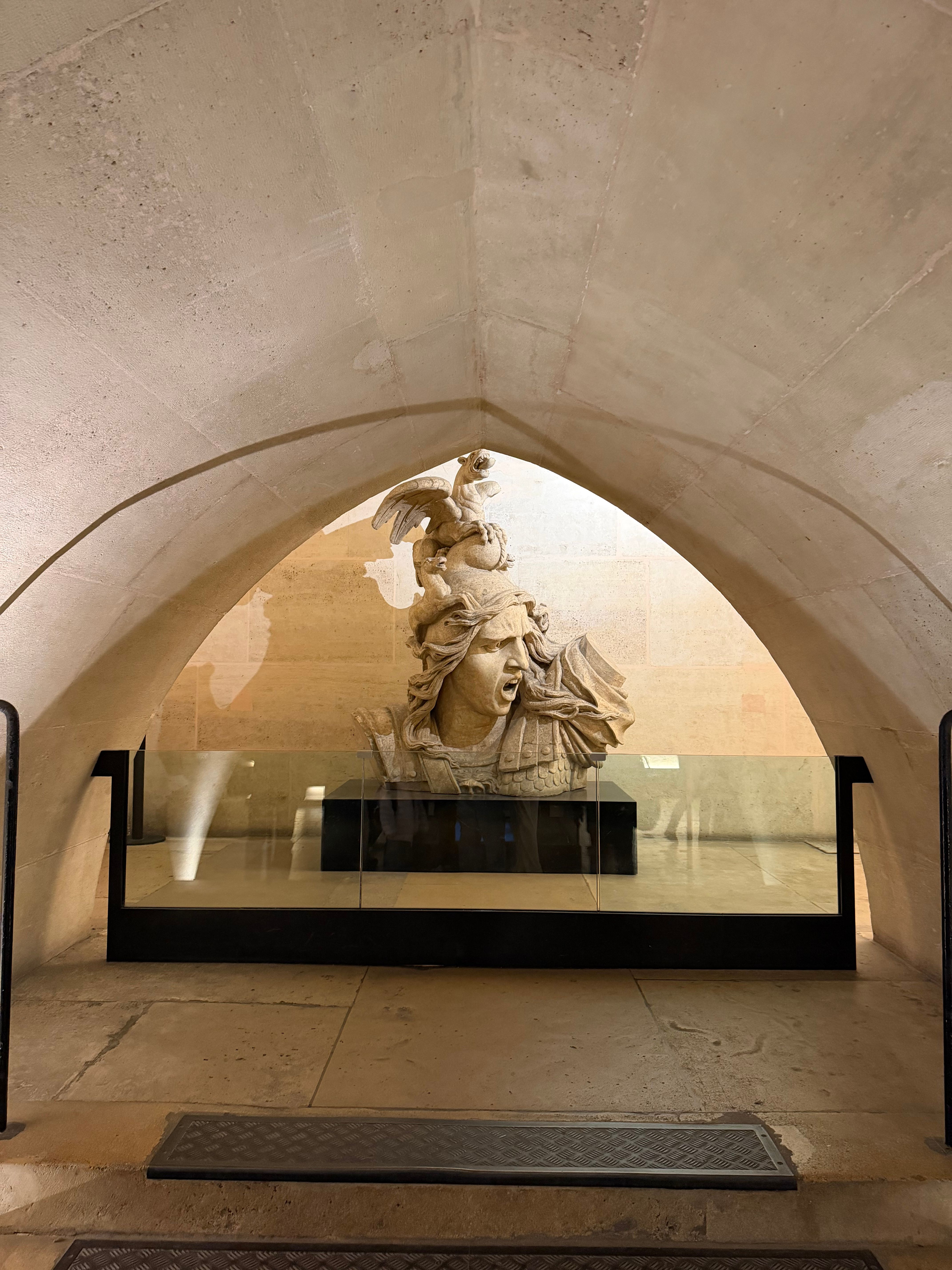 彫刻とか、凱旋門の歴史とか