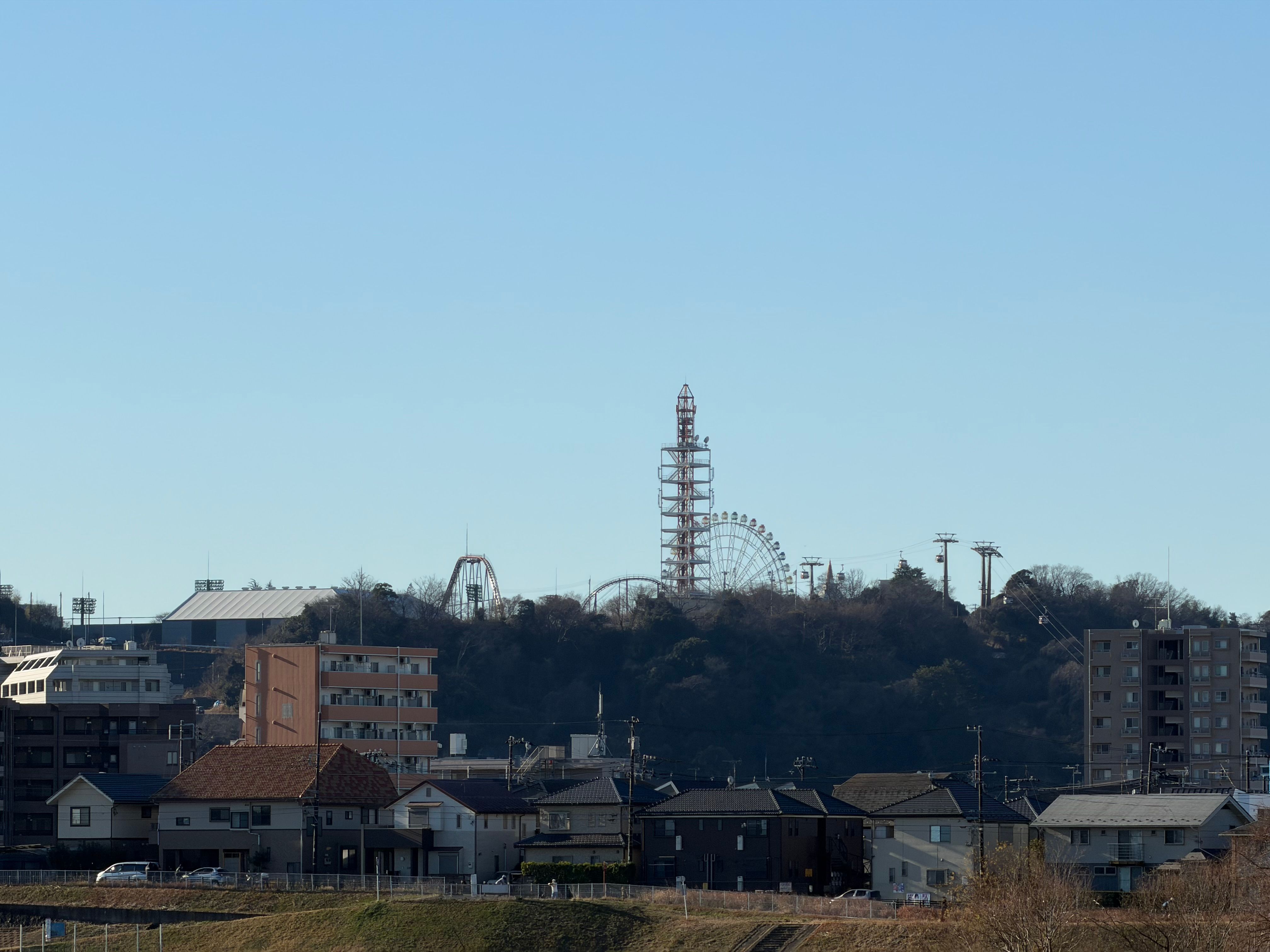 望遠カメラ 100mm - ISO 16 200 mm ƒ2.8 1/940s - 4032 × 3024