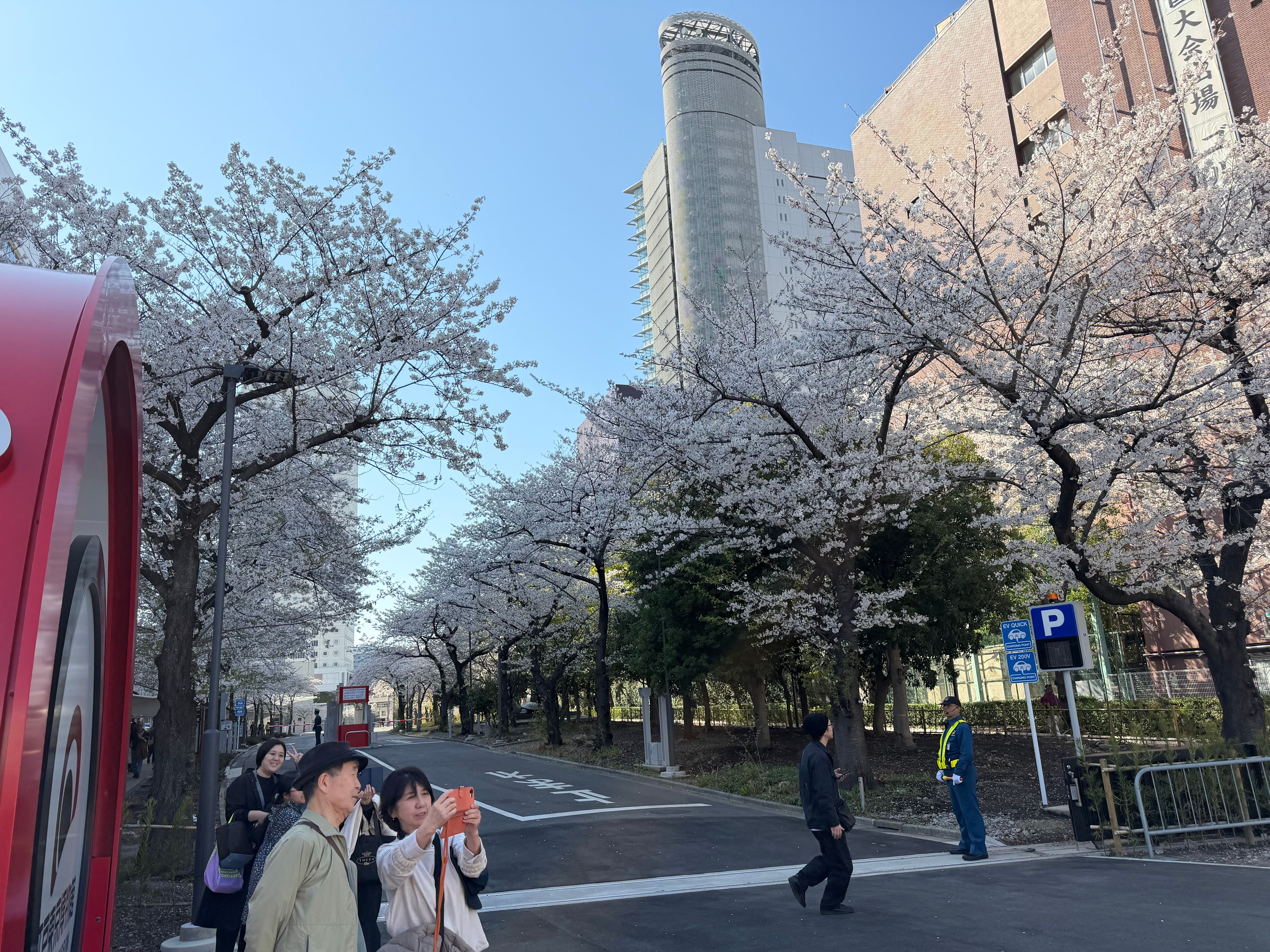江戸東京博物館の駐車場前
