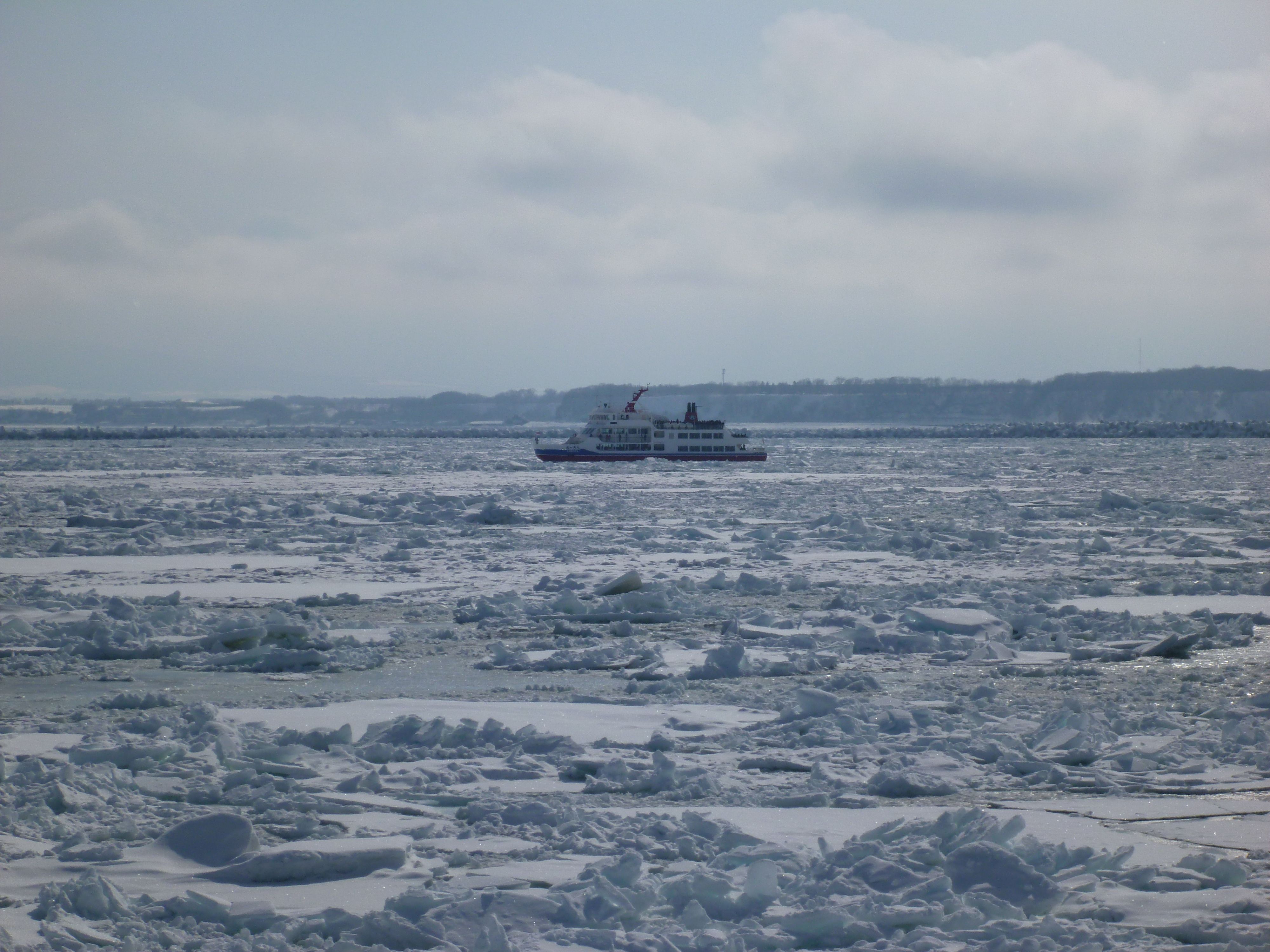 もう１隻とすれ違い