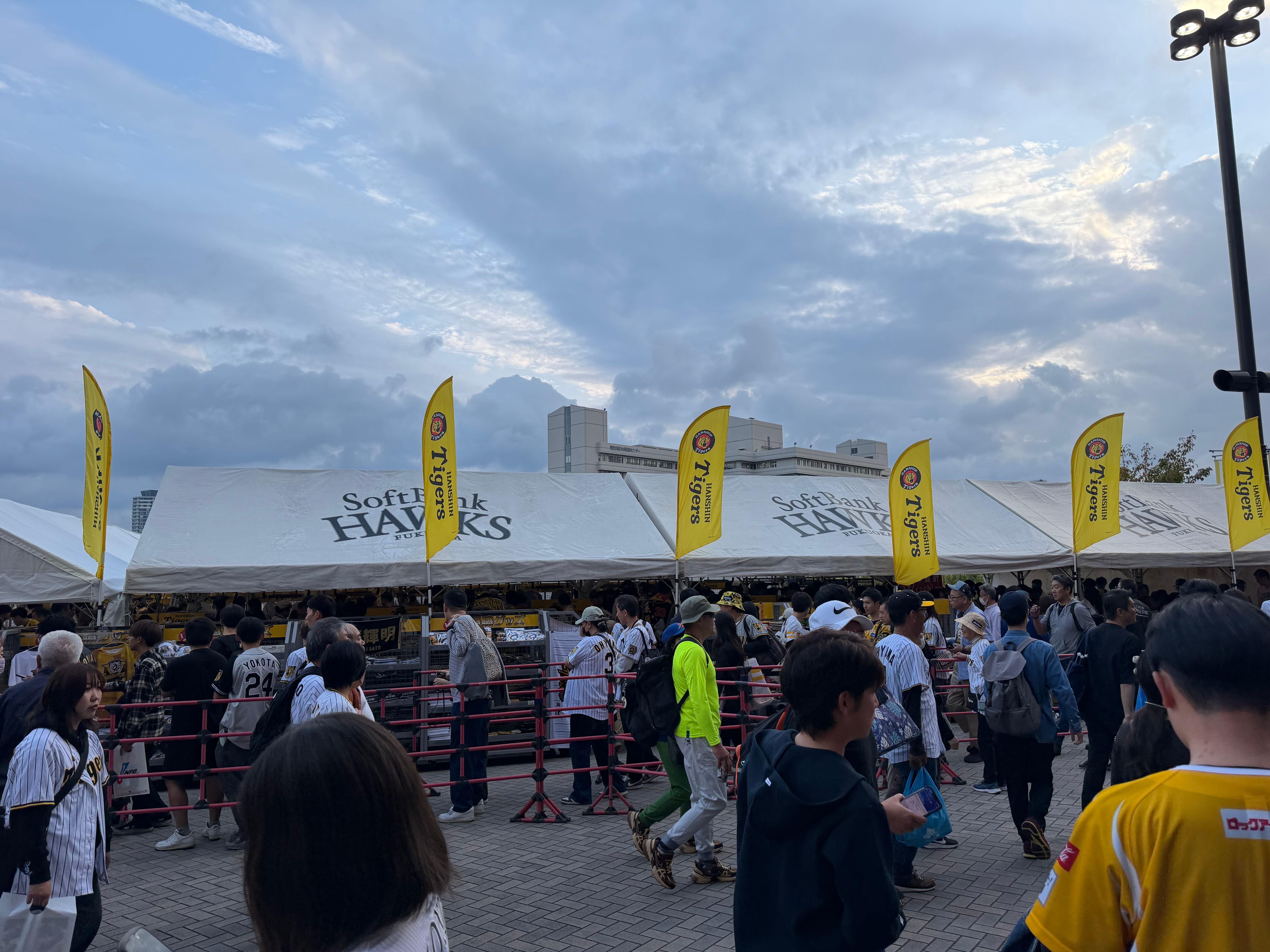 阪神の売店も大賑わい