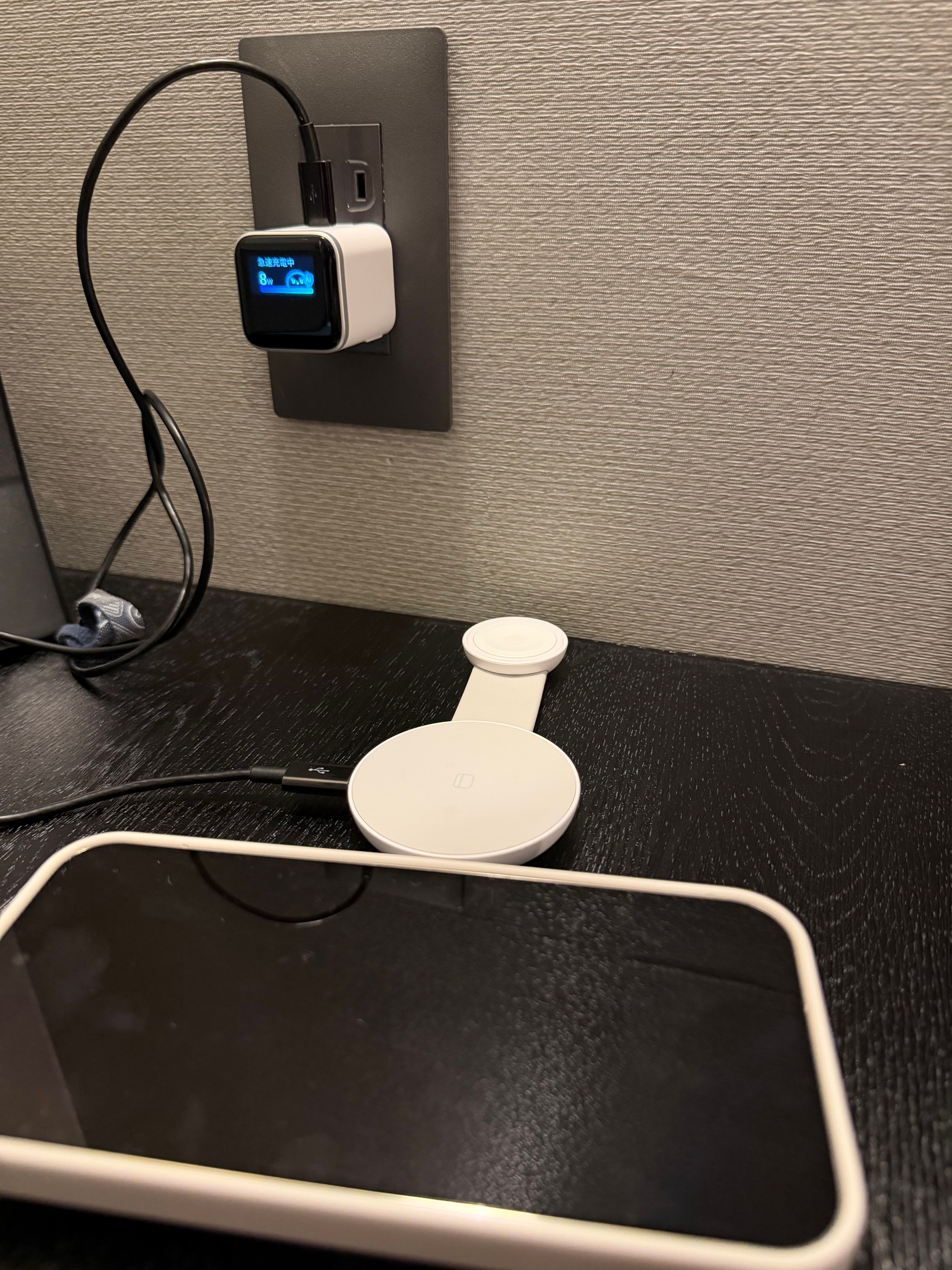 Pixel 10 Pro を載せると 8W に