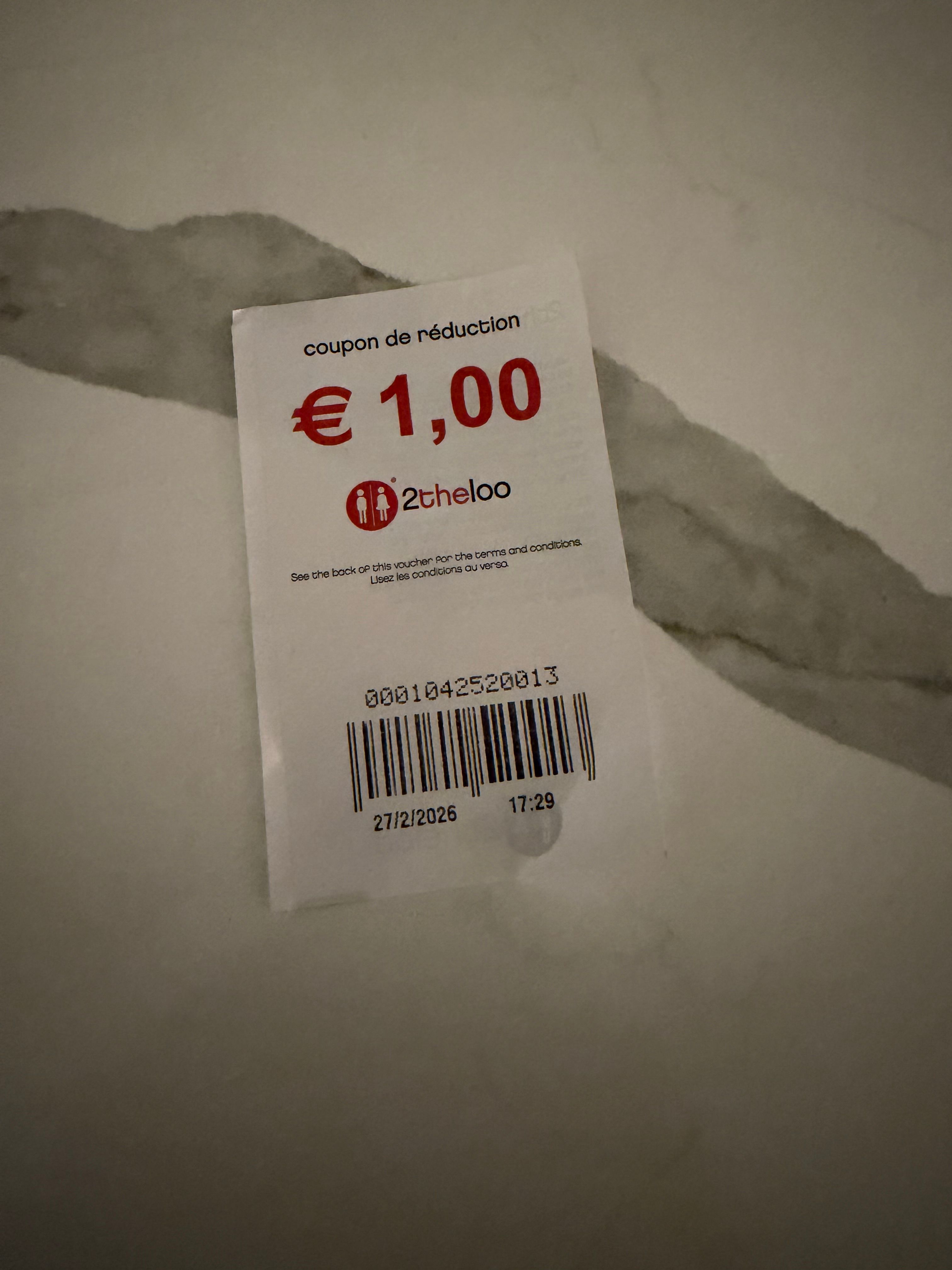 1 EUR をトイレのためにお支払い