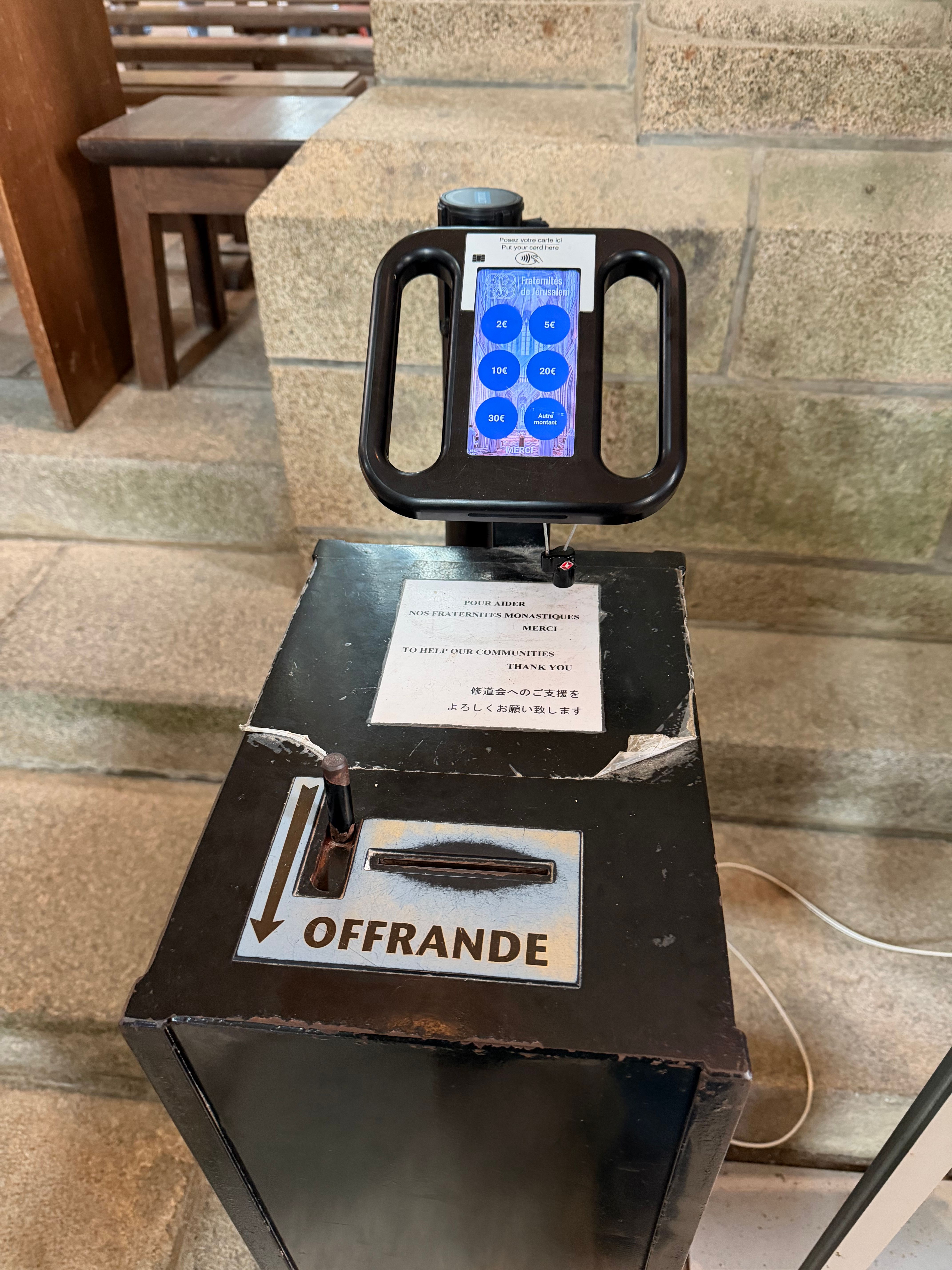 タッチレス決済で寄付もできます