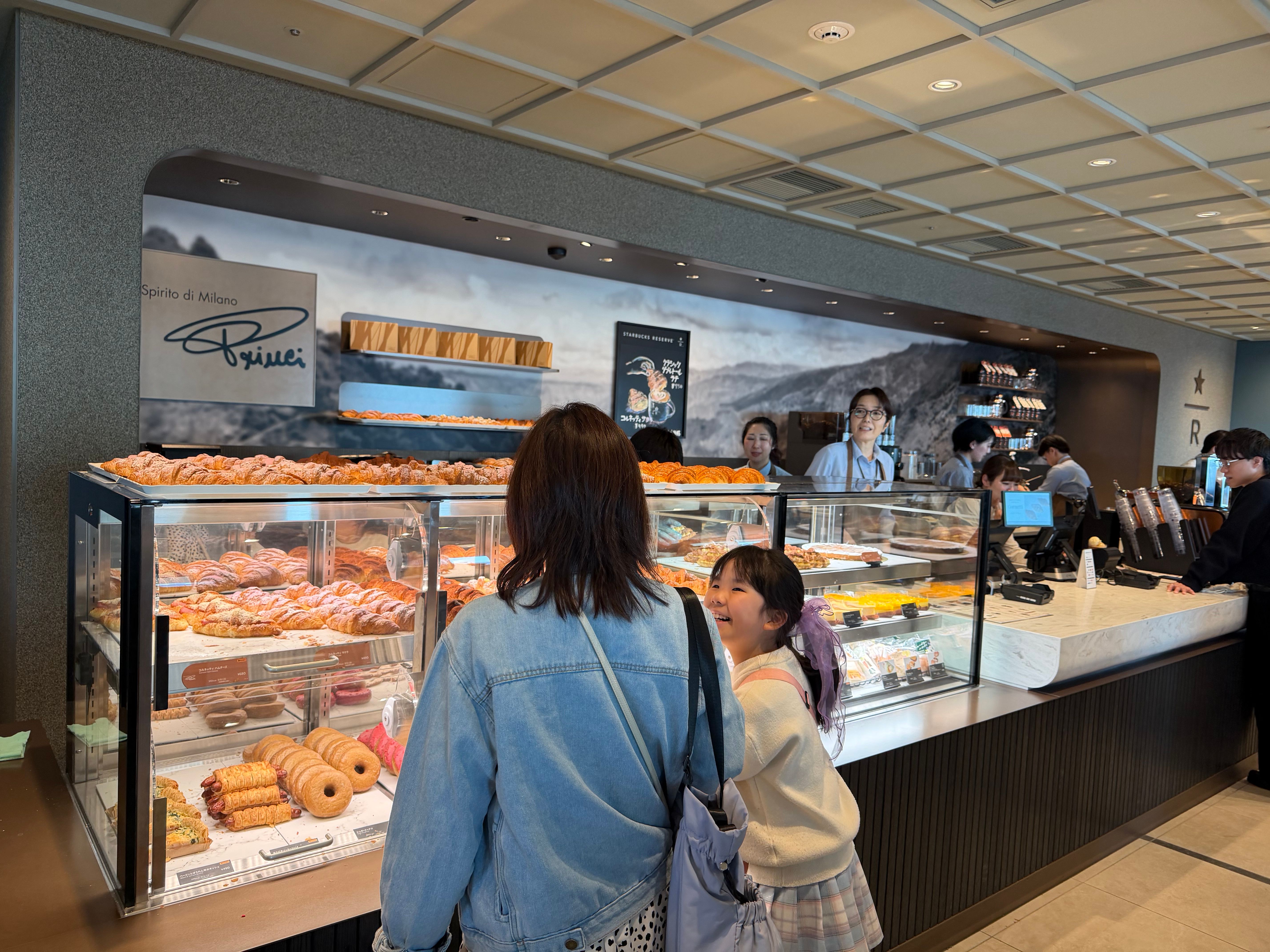 スターバックスの店舗の模様