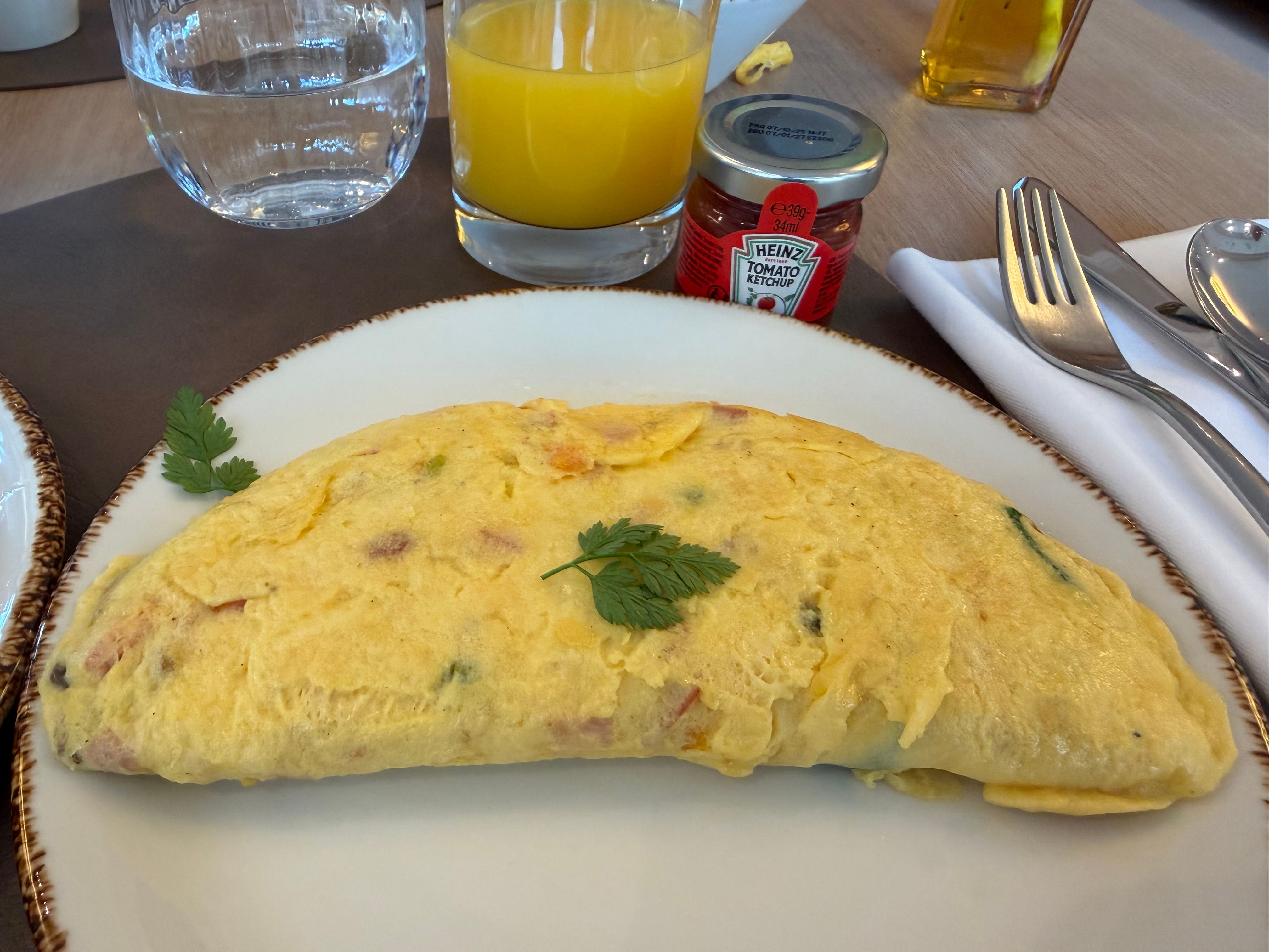 オムレツもでかい