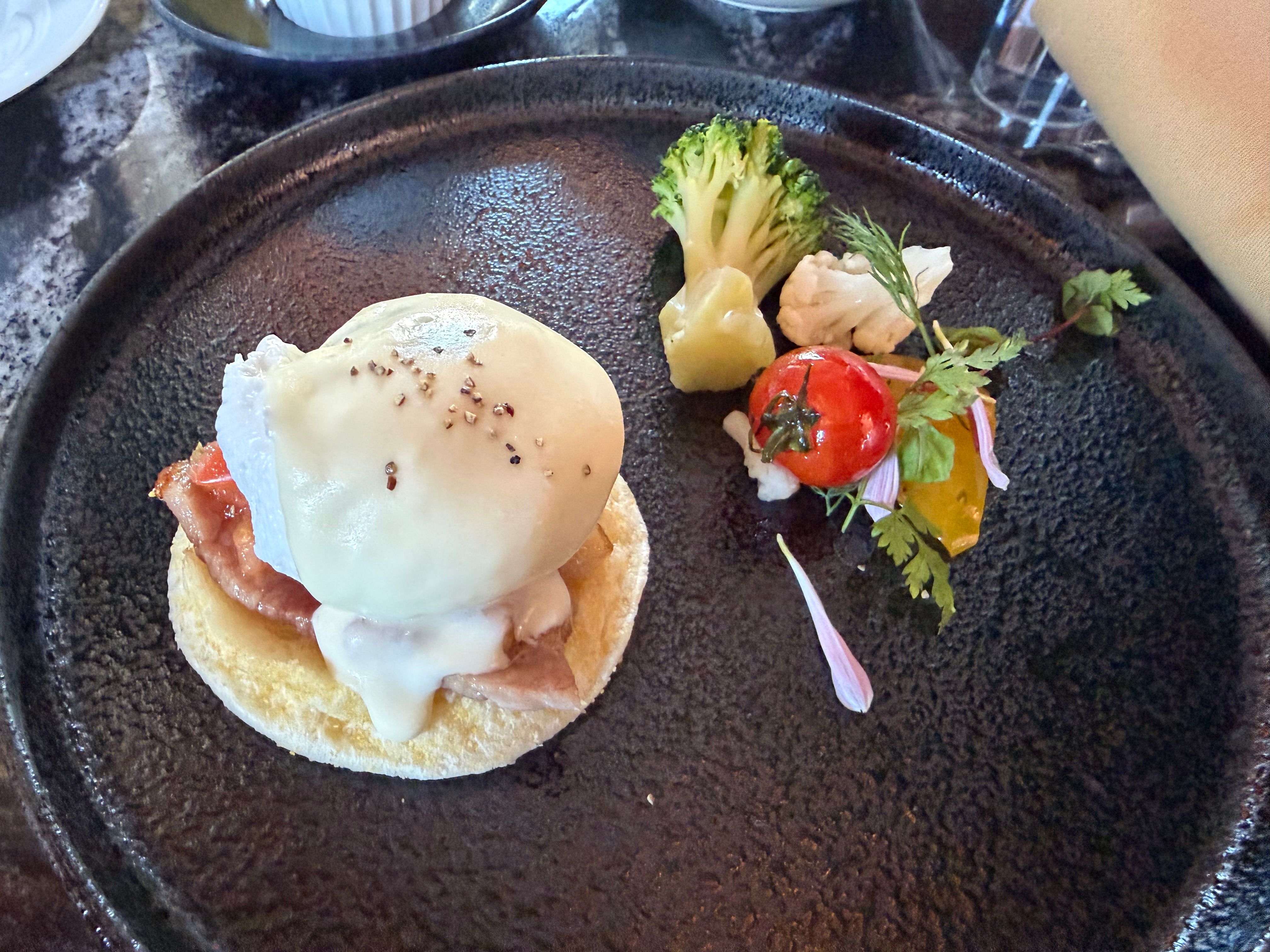 エッグベネディクト