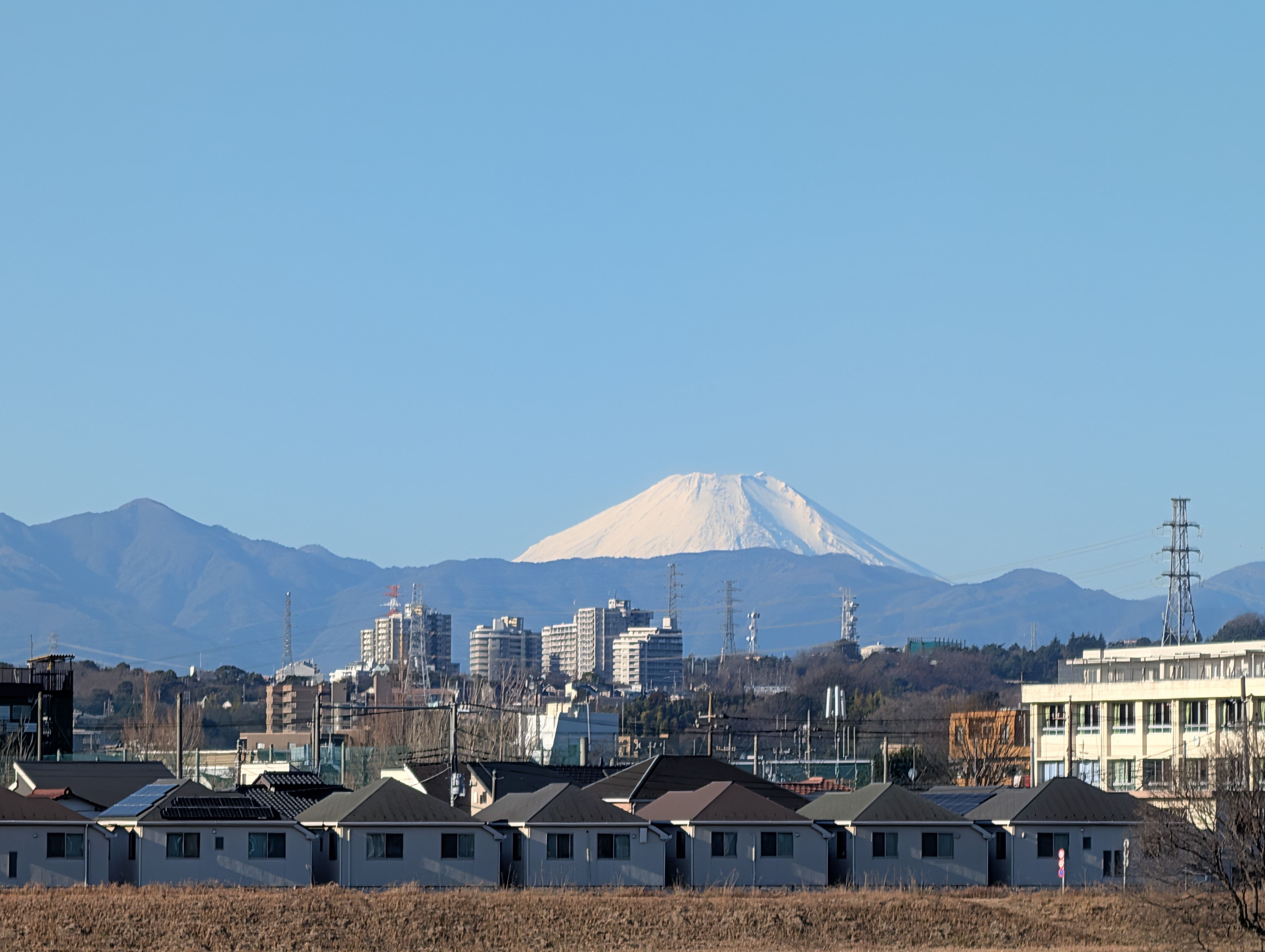 back camera 17.906mm  - ISO 45 110 mm ƒ2.8 1/1361s - 4080 × 3072