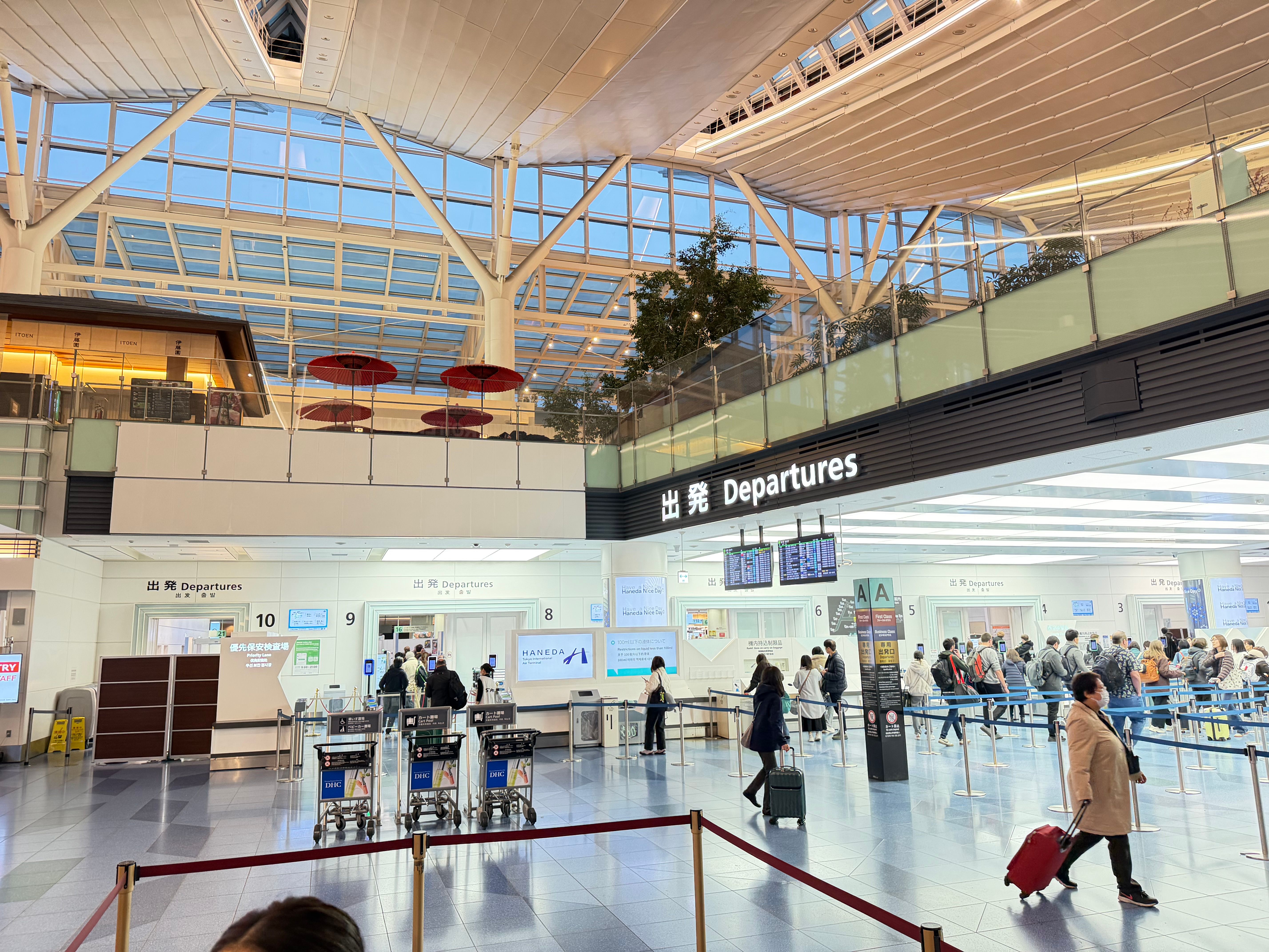 JGC プレミアなので優先の窓口を利用できます