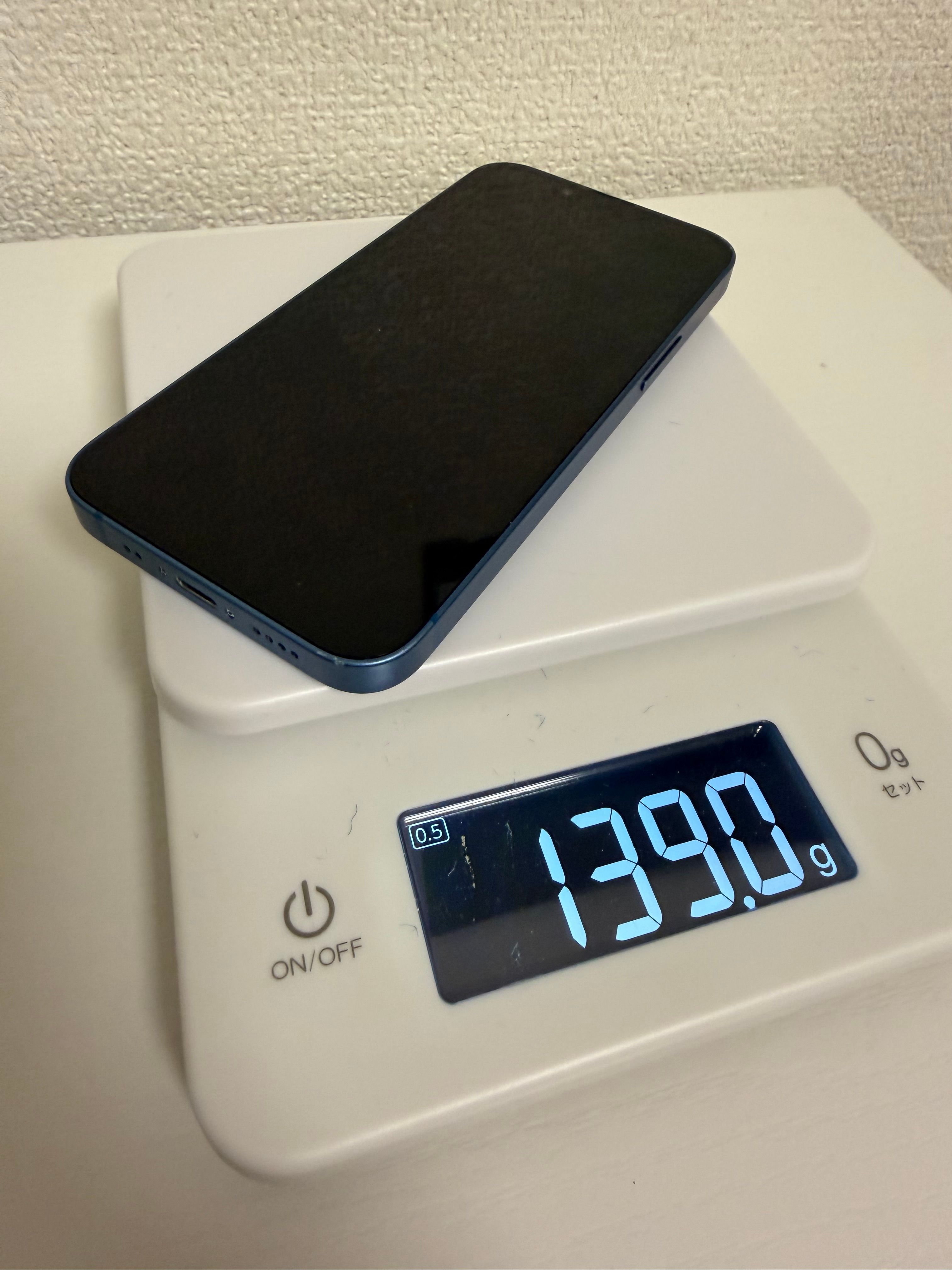 139g の iPhone 13 mini