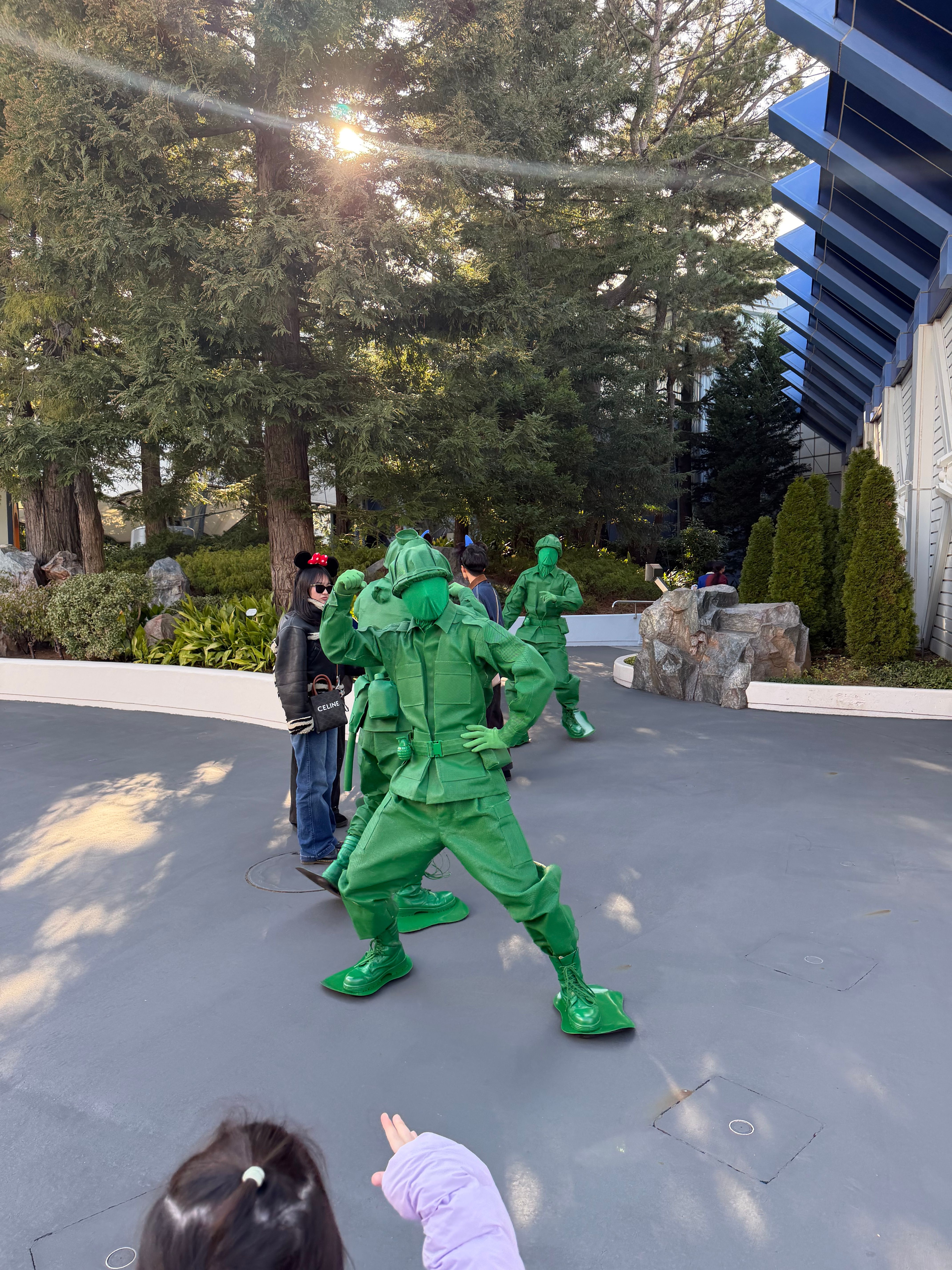 グリーンアーミーマンの仕事は楽しそう