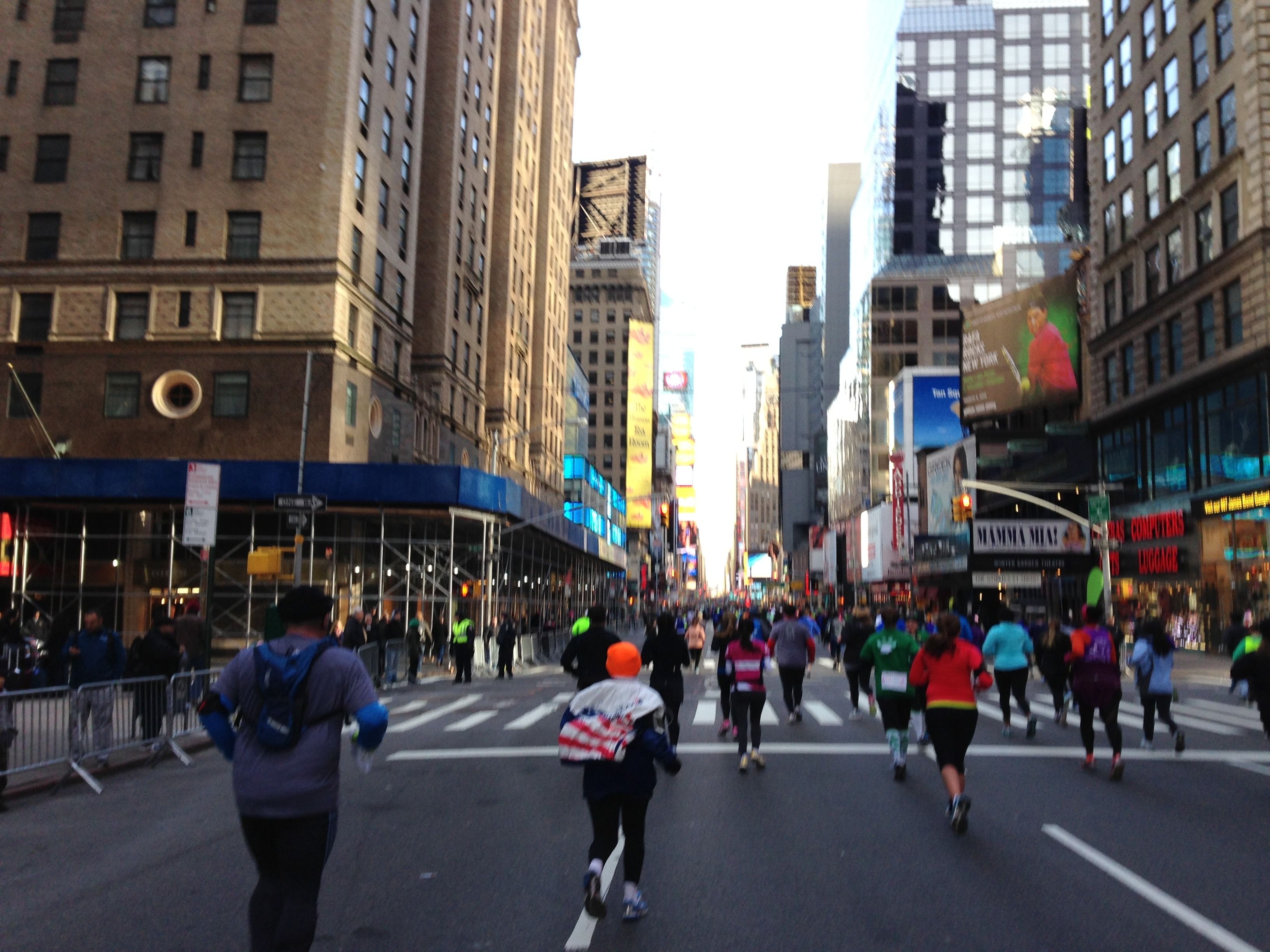 タイムズスクエアを走る