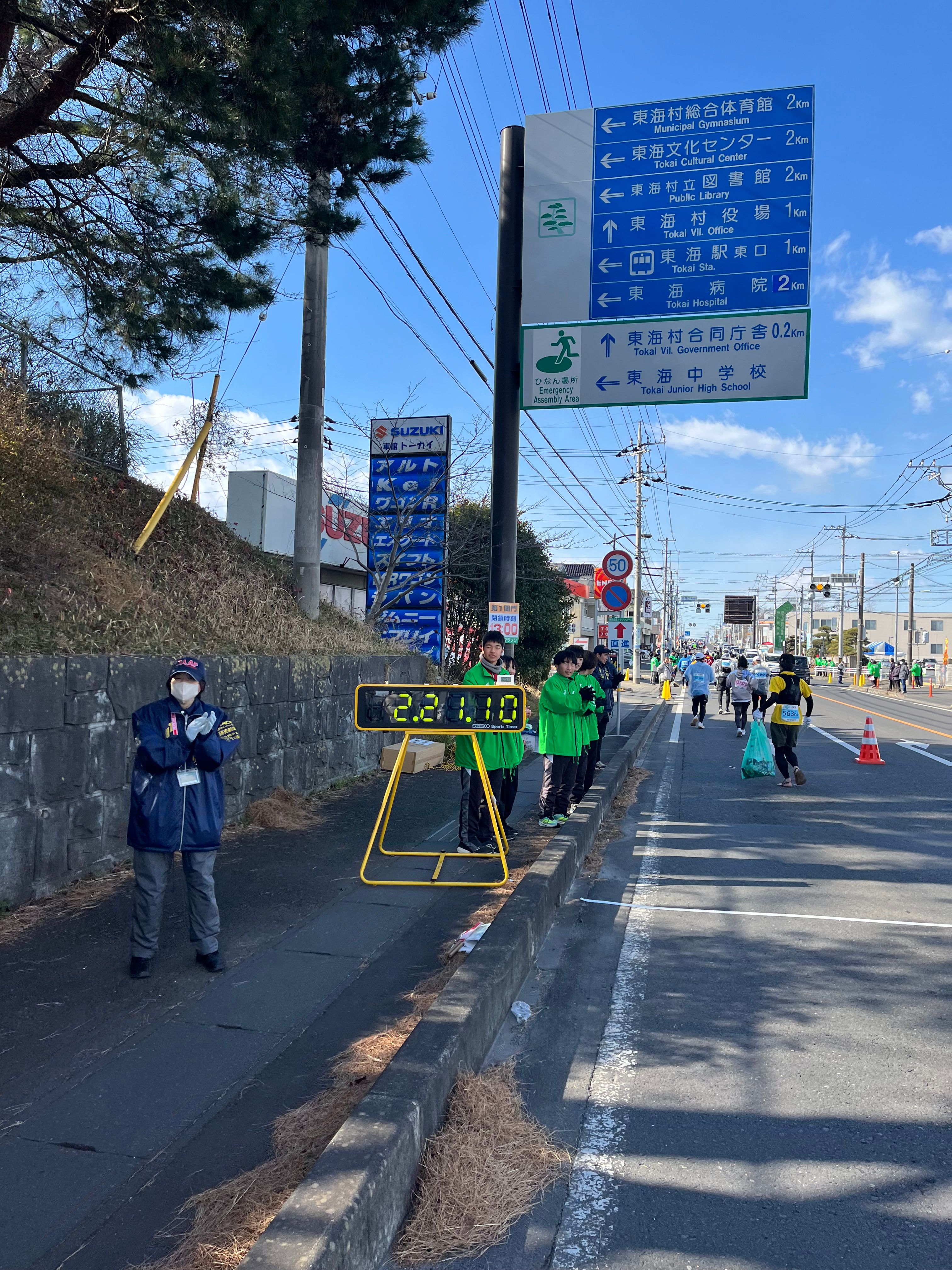 17.6km の 2:30 の関門 9 分前通過