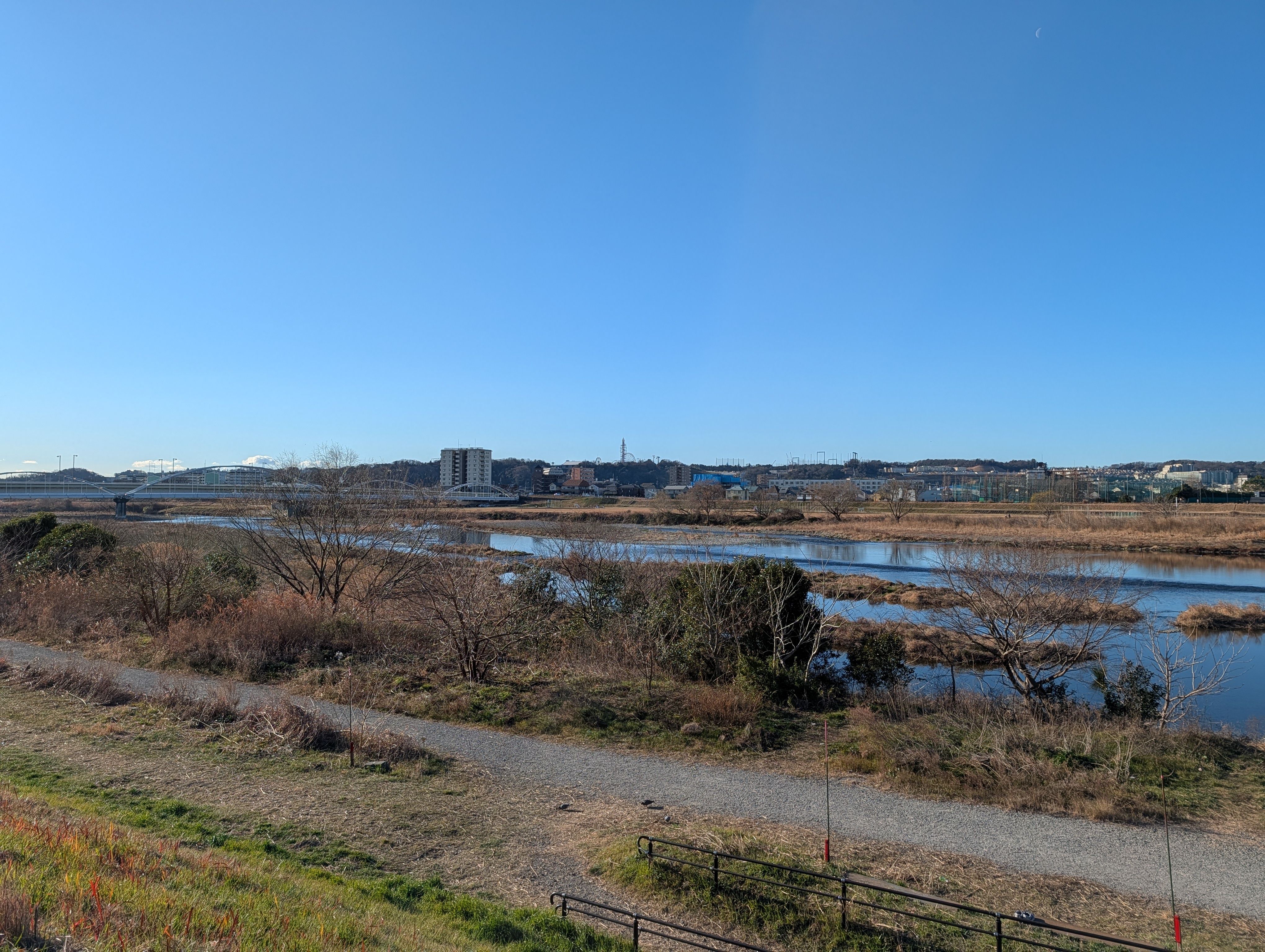 back camera 6.9mm - ISO25 24 mm ƒ1.68 1/2392s - 4080 × 3072