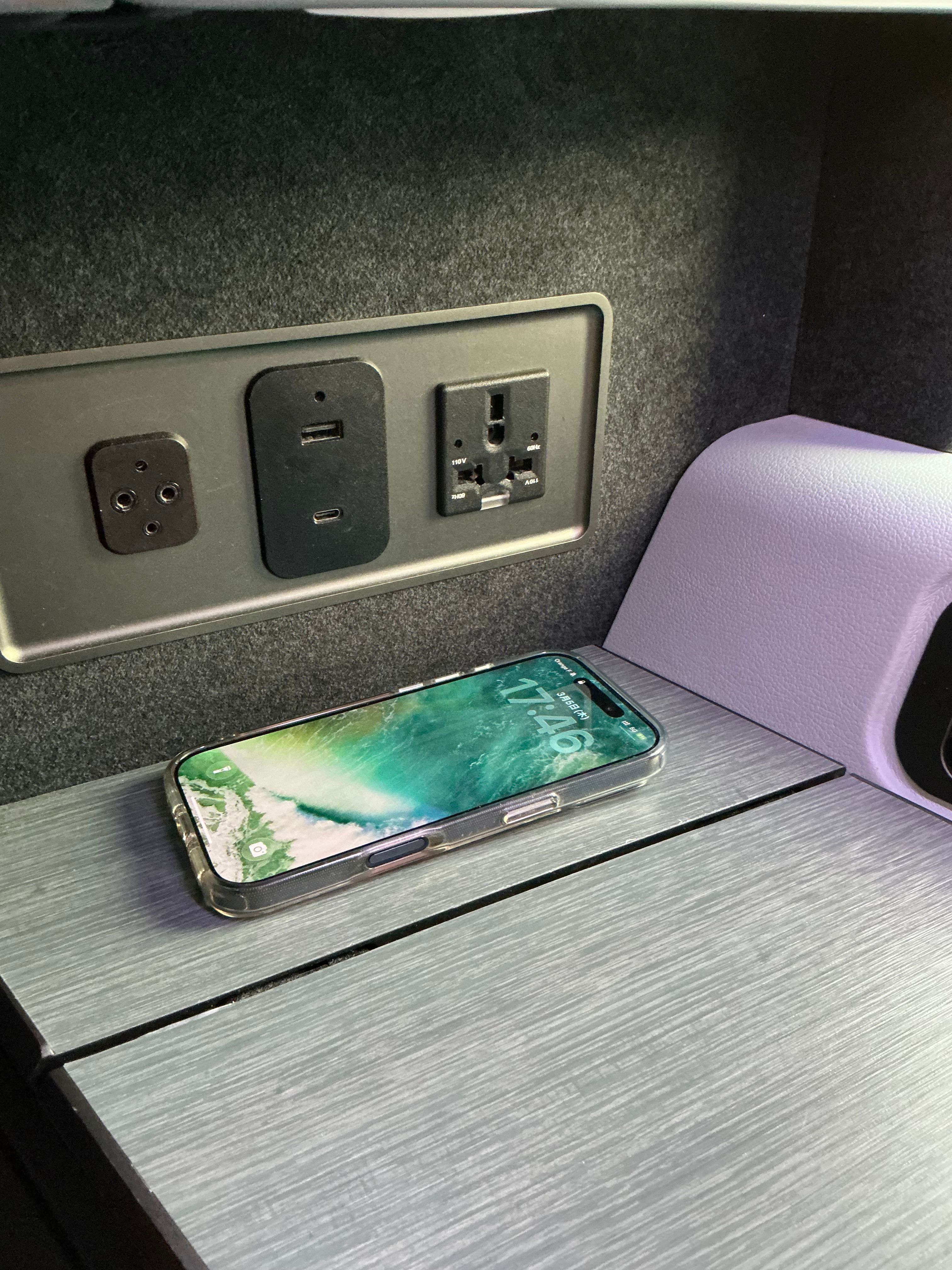 置いておくだけで充電、便利