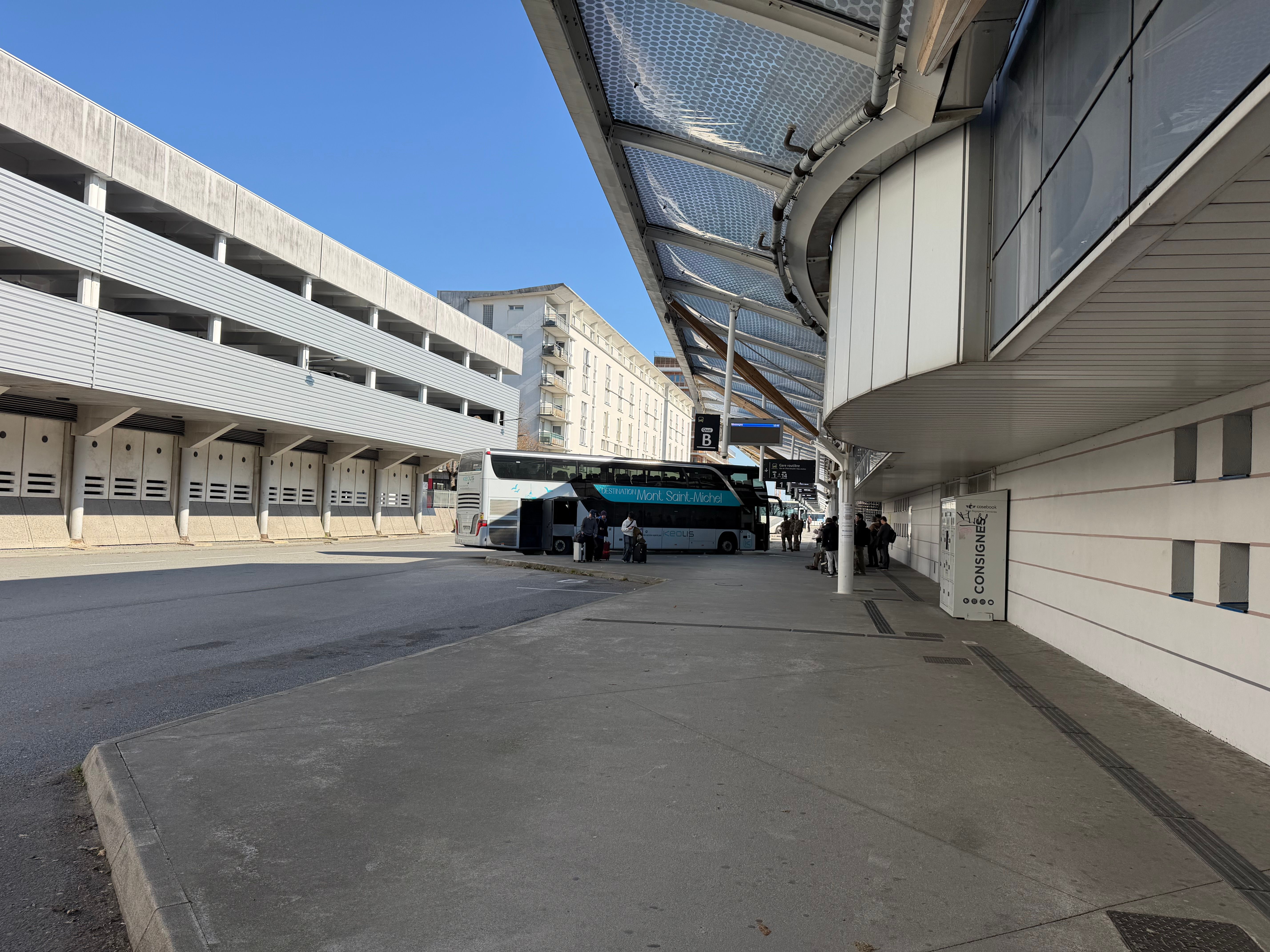 帰りに撮った写真なので快晴です