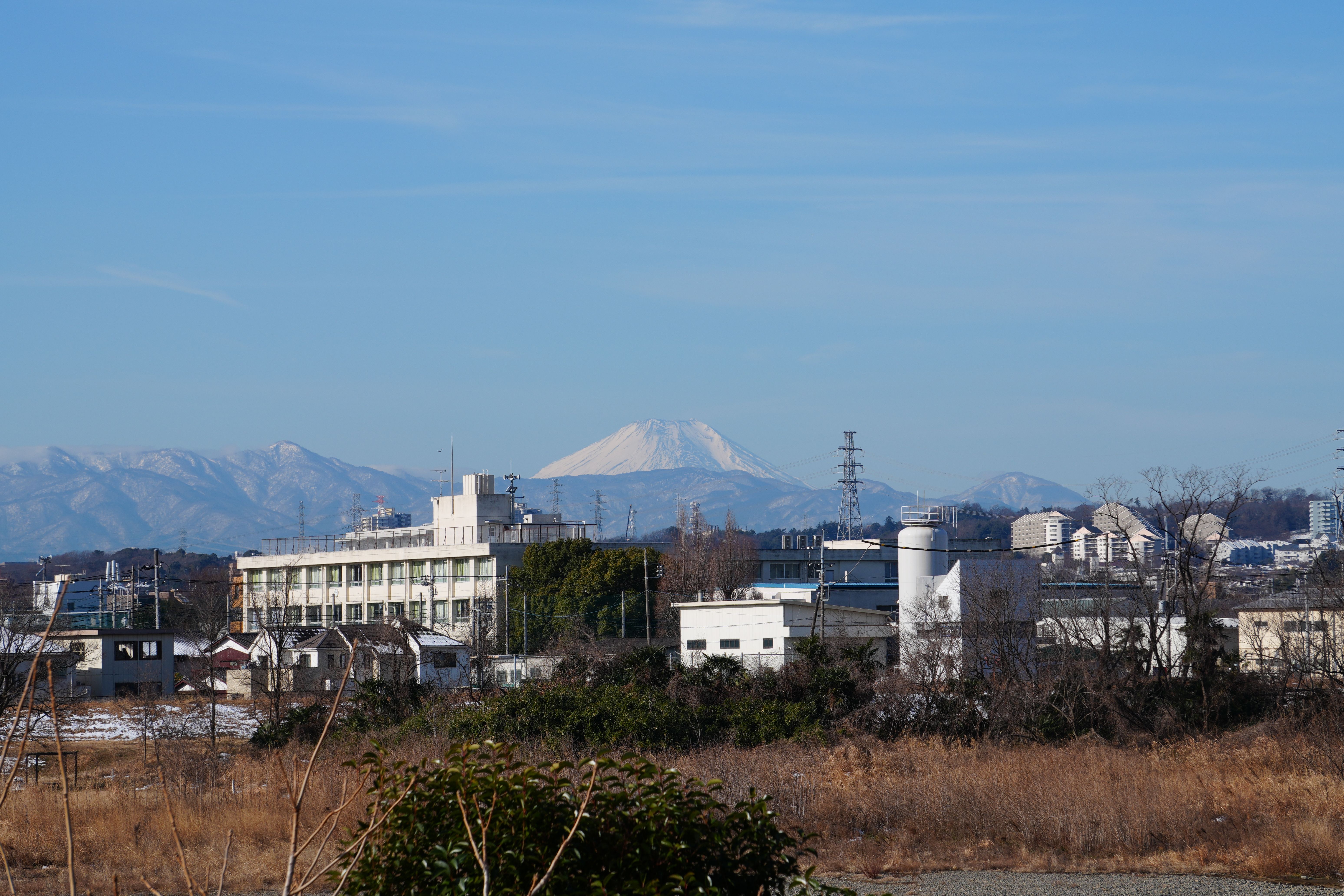 E 55-210mm F4.5-6.3 OSS - ISO 100 144 mm ƒ10 1/320s - 6192 × 4128